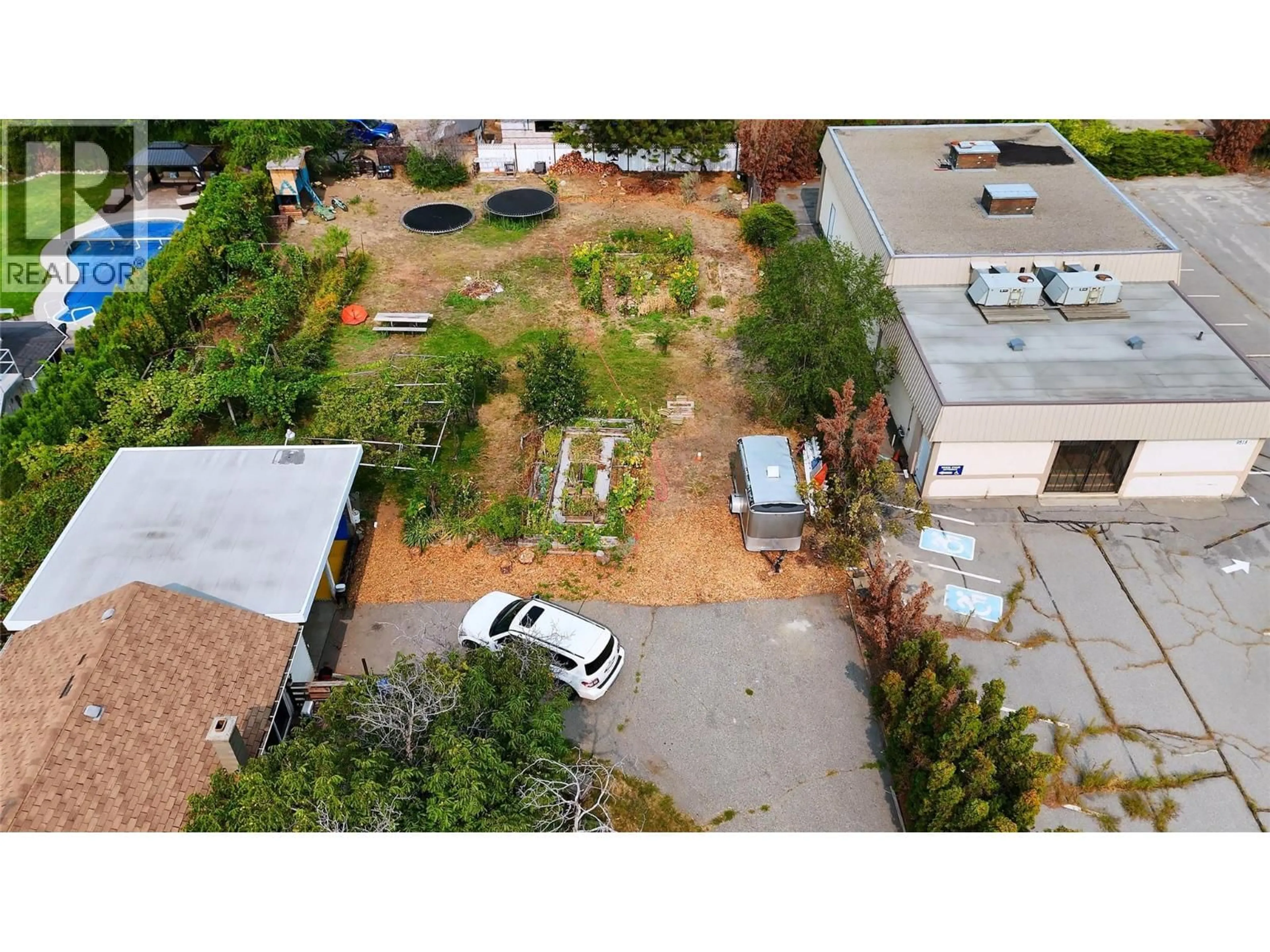 A pic from outside/outdoor area/front of a property/back of a property/a pic from drone, street for JULIA STREET, Summerland British Columbia V0H1Z5