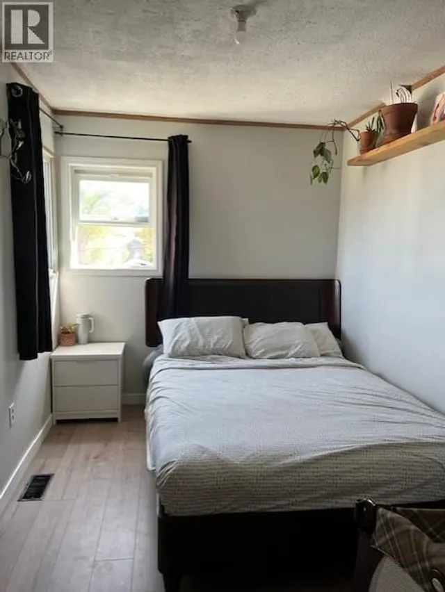 JULIA STREET, Summerland 5