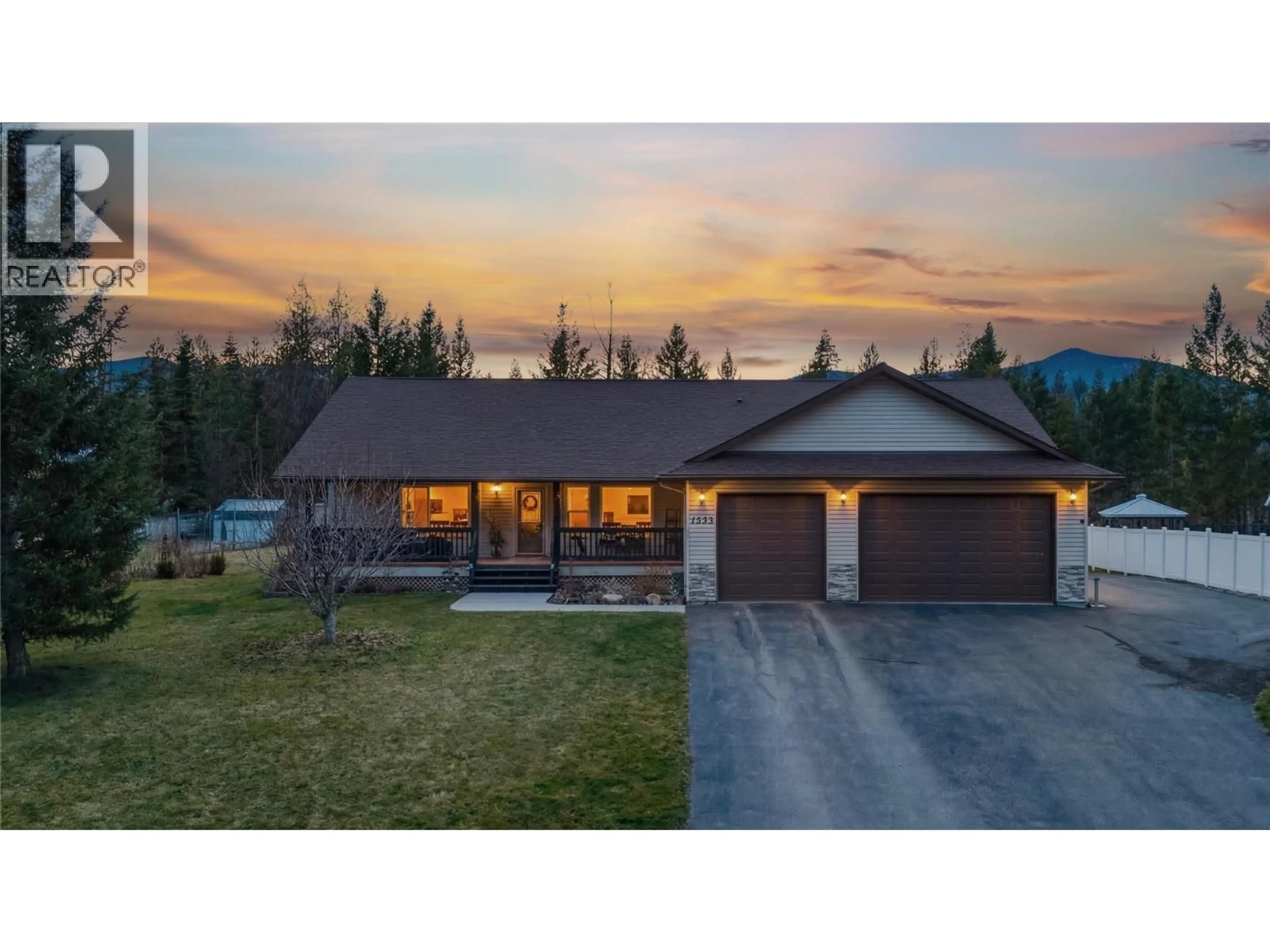A pic from outside/outdoor area/front of a property/back of a property/a pic from drone, mountain view for 1333 8TH AVENUE NORTH, Creston British Columbia V0B1G6