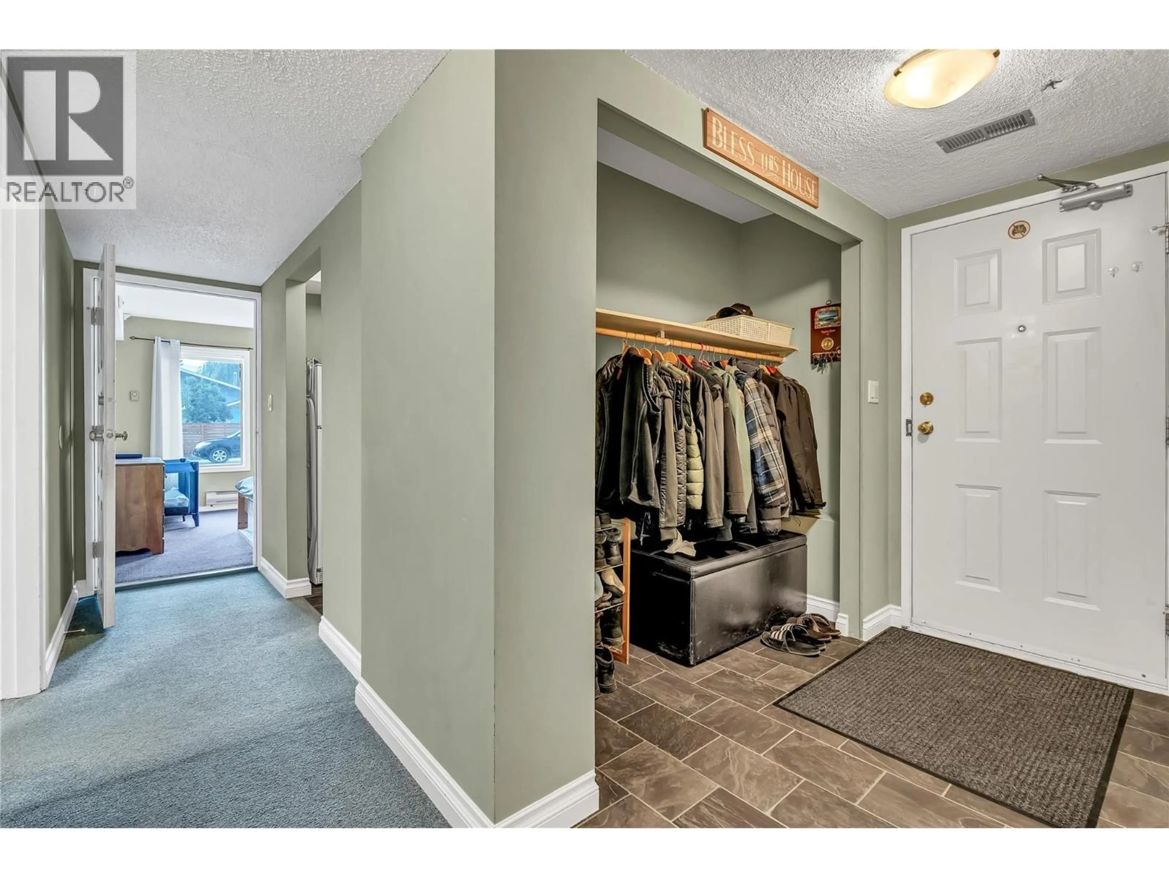 Indoor entryway for 2494 CORNWALL DRIVE, Penticton British Columbia V2A6R7