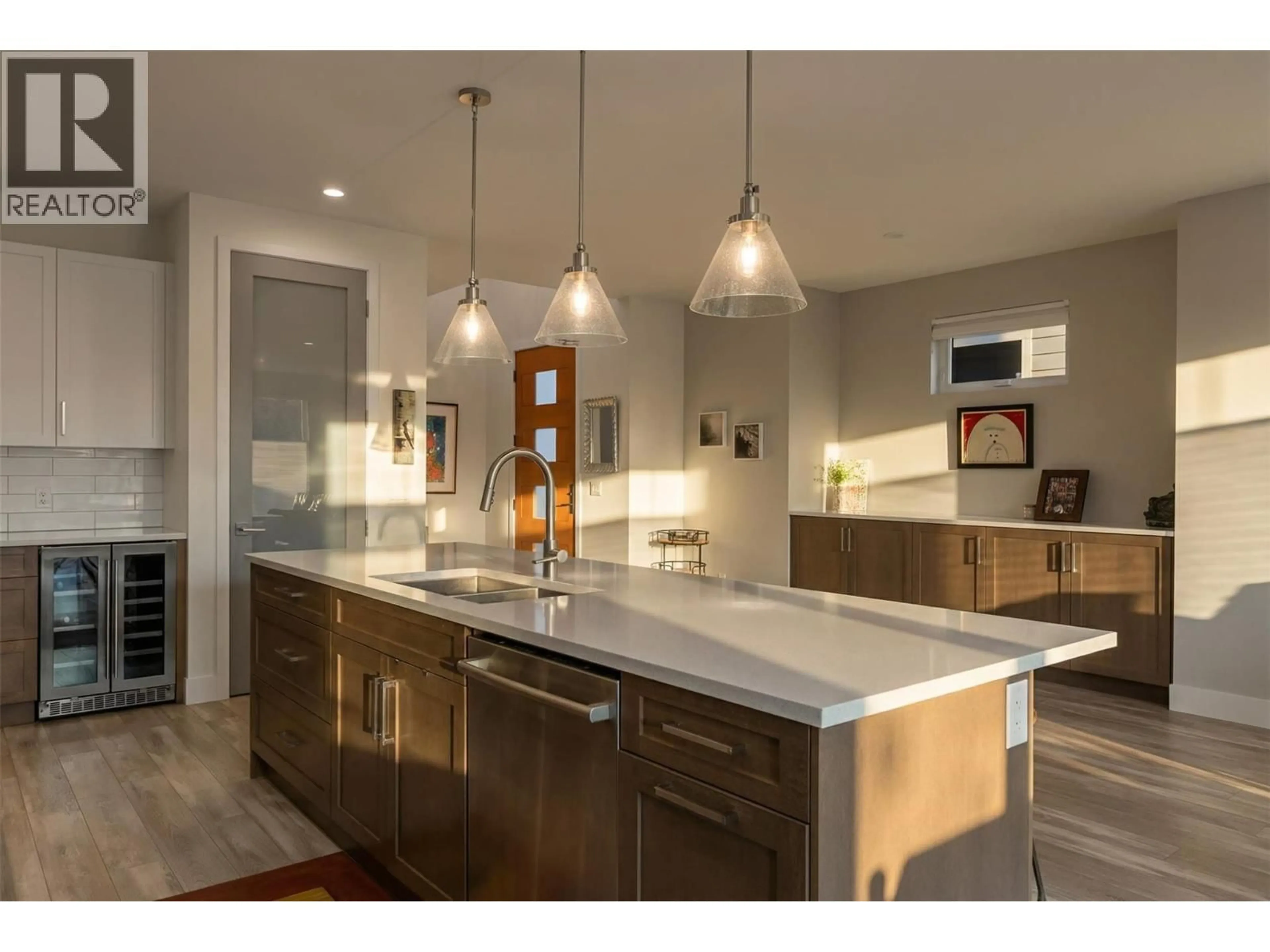 Open concept kitchen, unknown for 827 SAUCIER AVENUE, Kelowna British Columbia V1Y6A4
