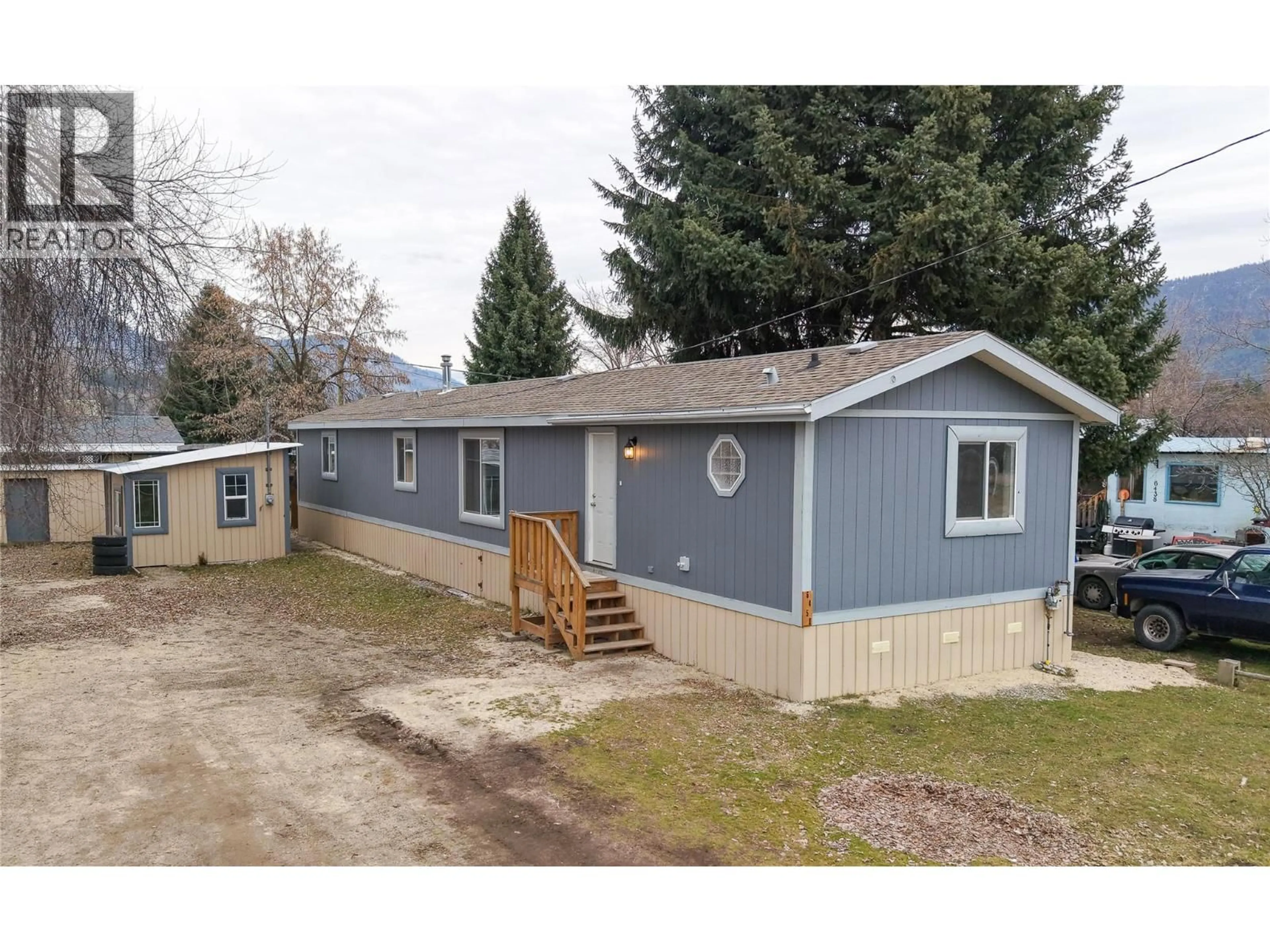 Home with vinyl exterior material, building for 6450 7TH STREET, Grand Forks British Columbia V0H1H4