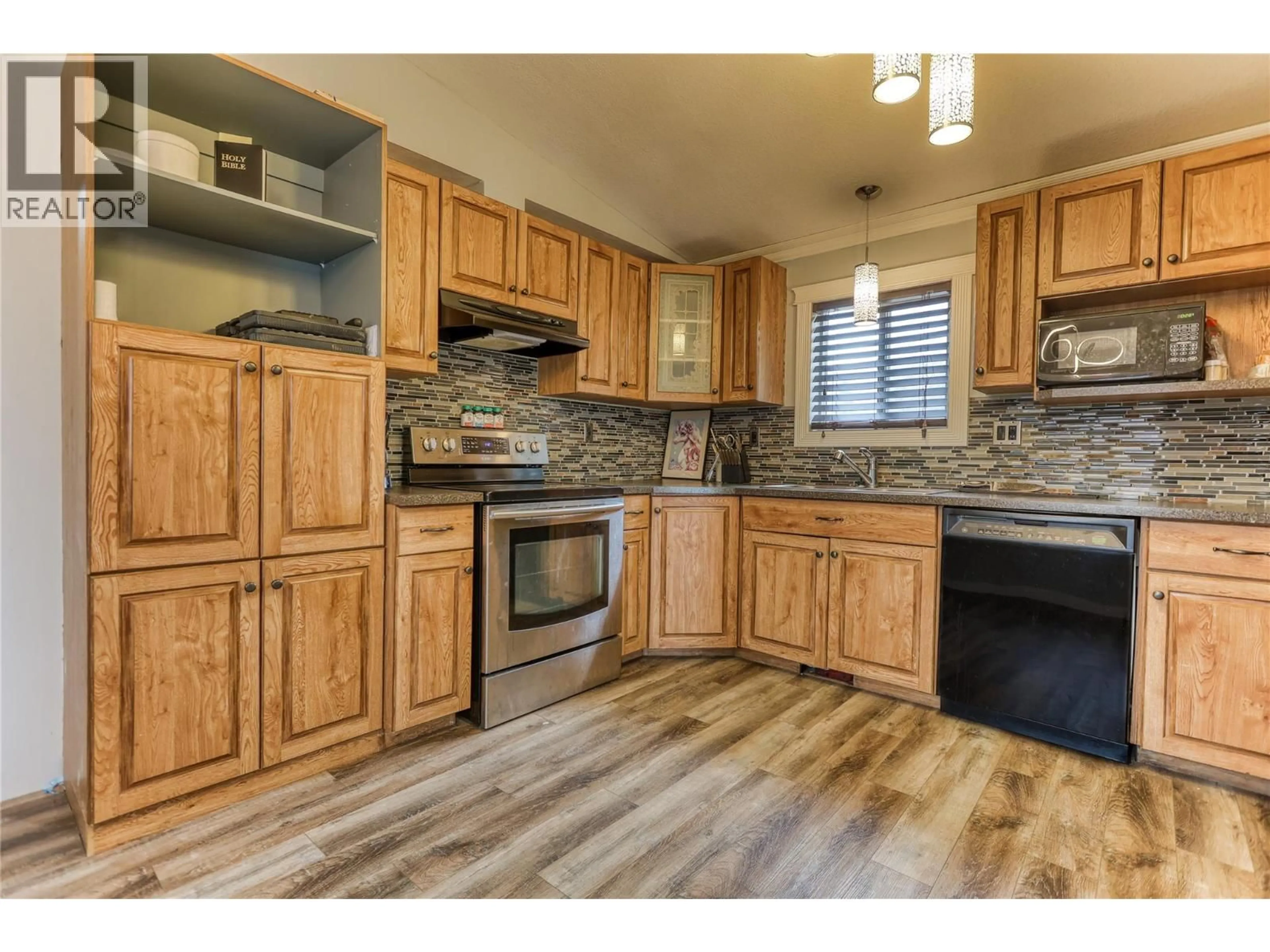 Standard kitchen, wood/laminate floor for 6450 7TH STREET, Grand Forks British Columbia V0H1H4