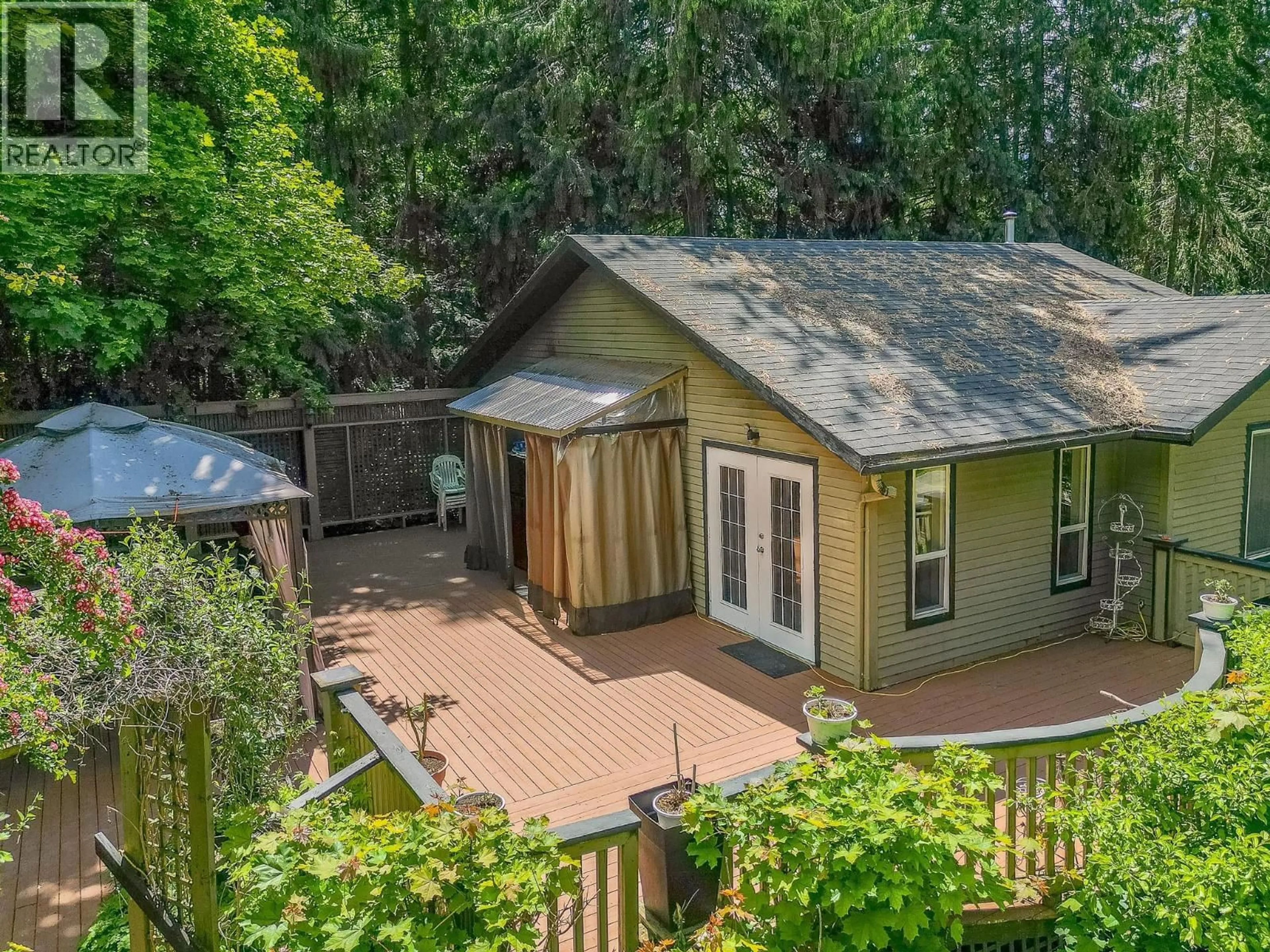 A pic from outside/outdoor area/front of a property/back of a property/a pic from drone, unknown for 4850 FOOTHILL ROAD SOUTHWEST, Salmon Arm British Columbia V1E3C2