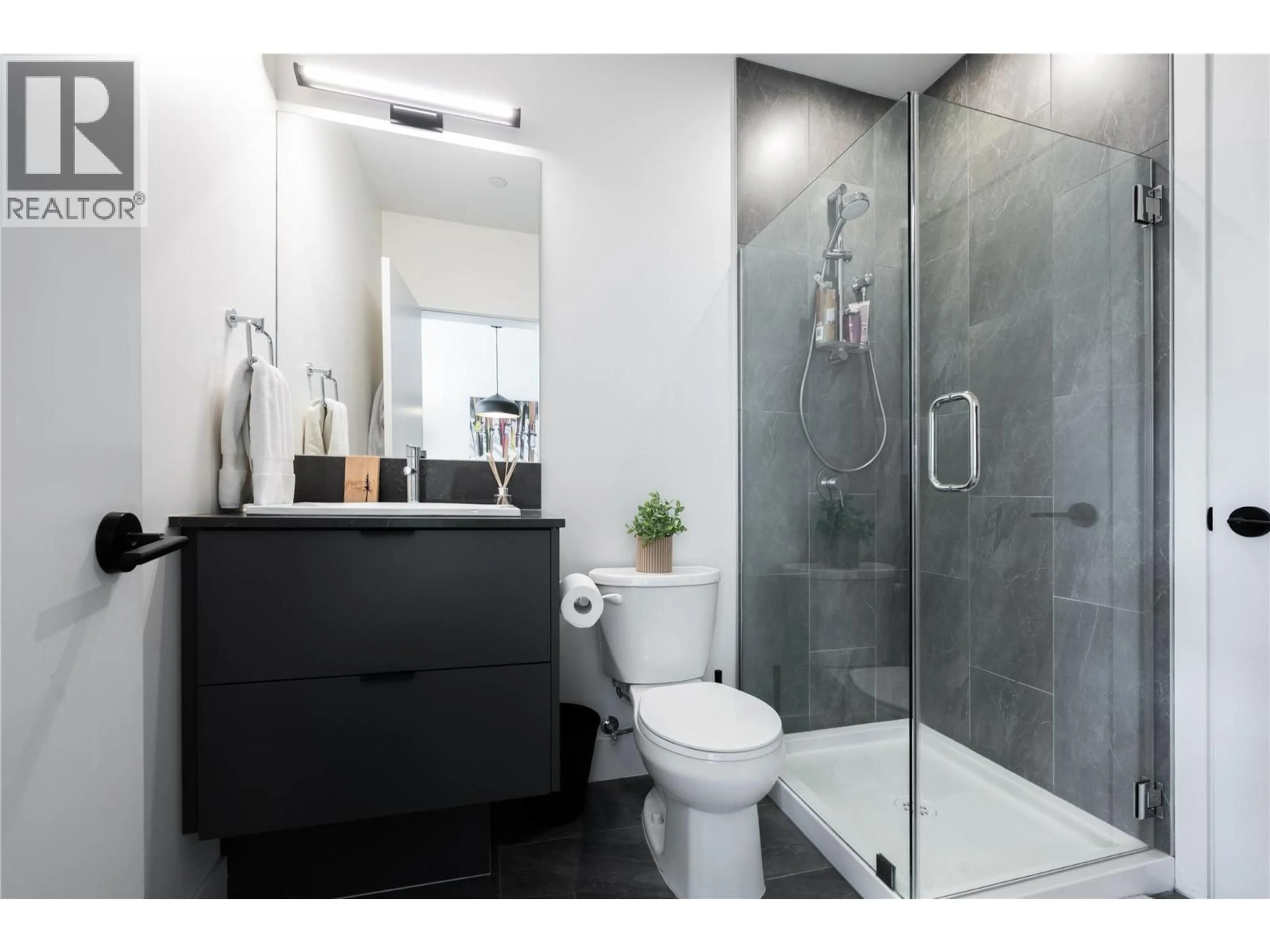 Contemporary bathroom, ceramic/tile floor for 2213 - 1701 COURSIER AVENUE, Revelstoke British Columbia V0E2S1