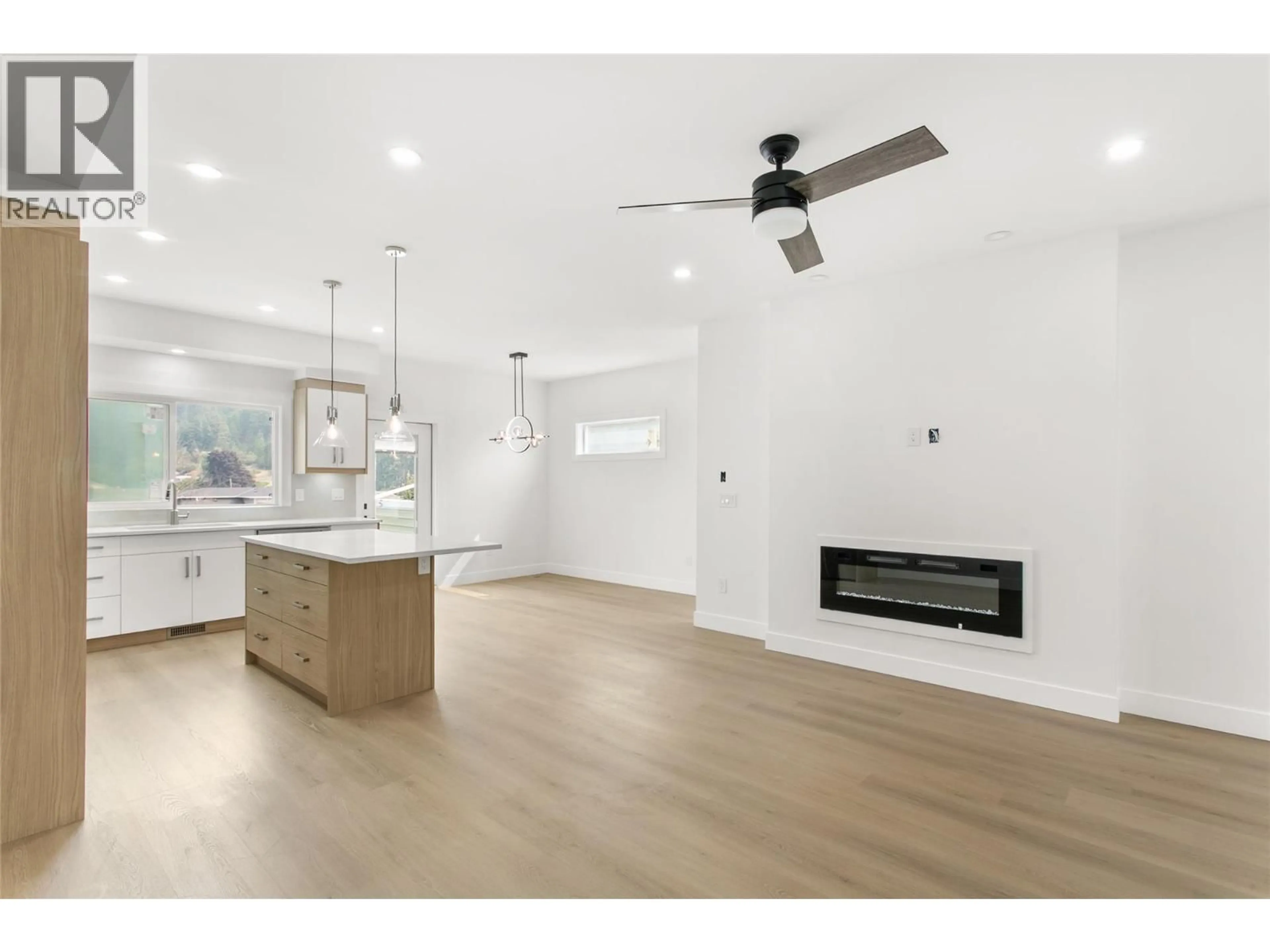 Open concept kitchen, unknown for 2711 HEWL ROAD, West Kelowna British Columbia V1Z1N1