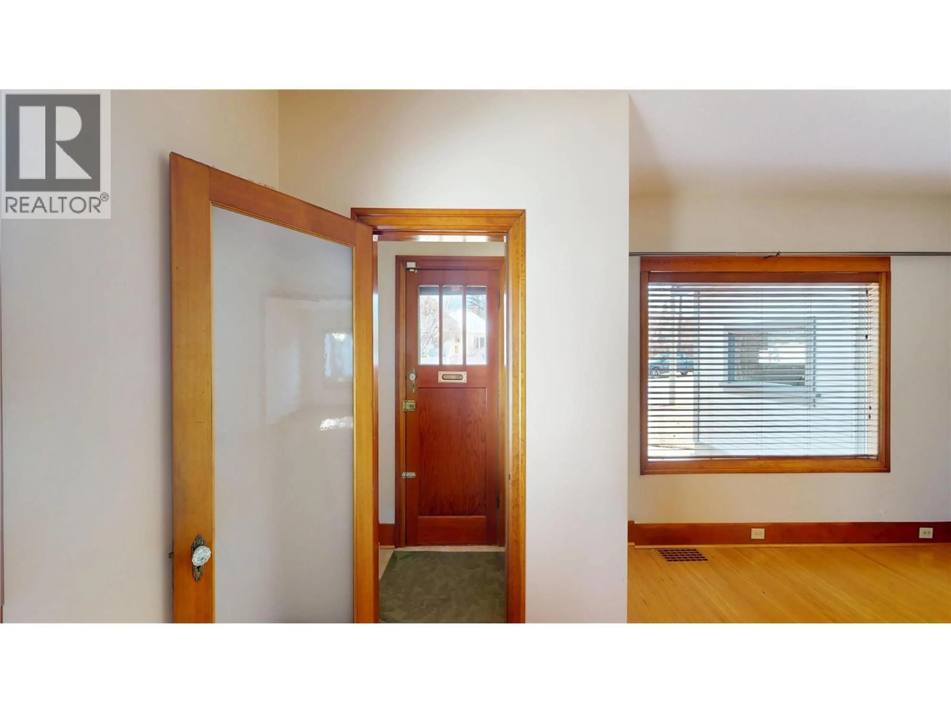 Unknown for 331 10TH AVENUE SOUTH, Cranbrook British Columbia V1C2N5