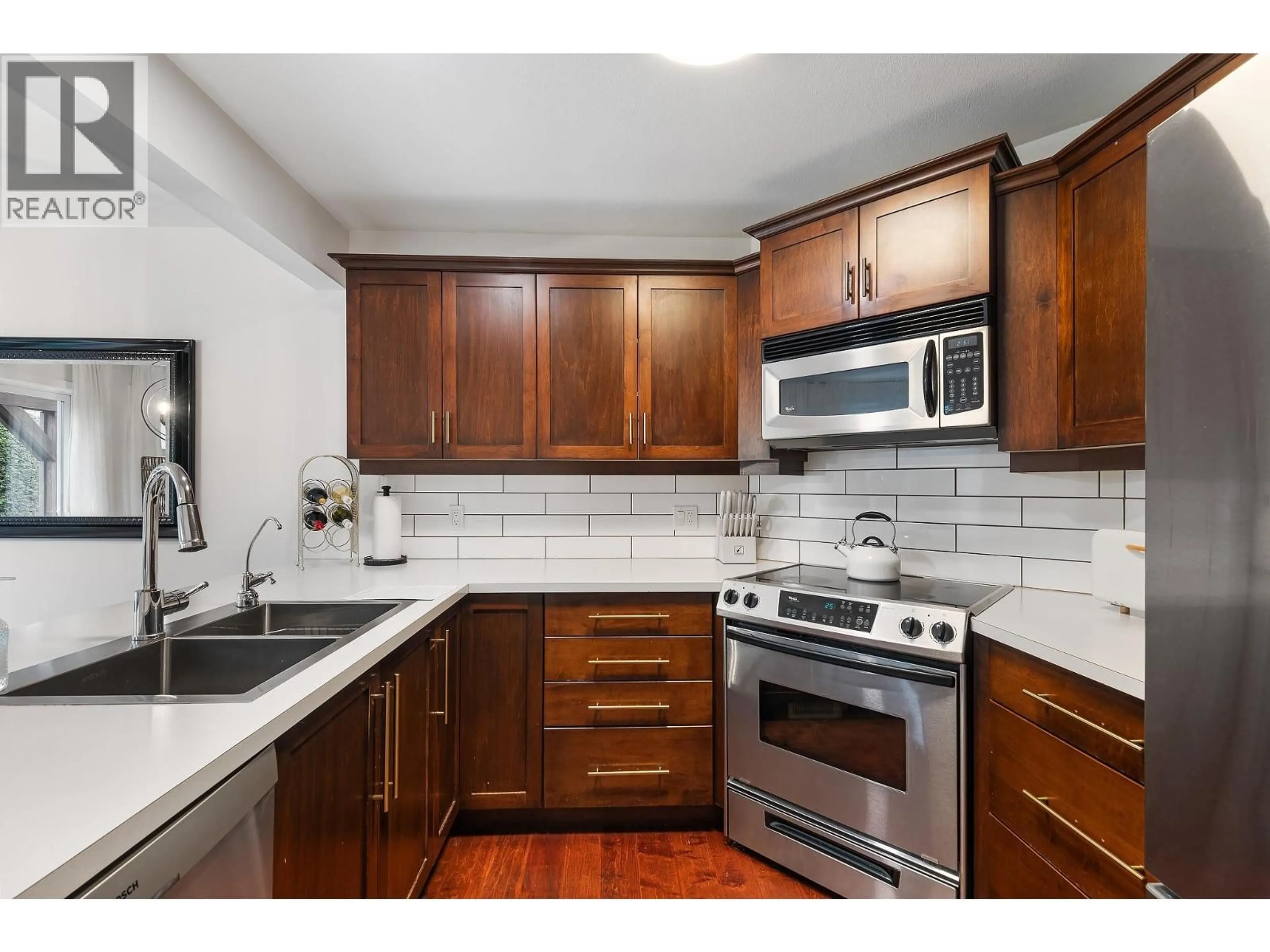 Standard kitchen, unknown for 139 - 914 CRAIG ROAD, Kelowna British Columbia V1X7Z7