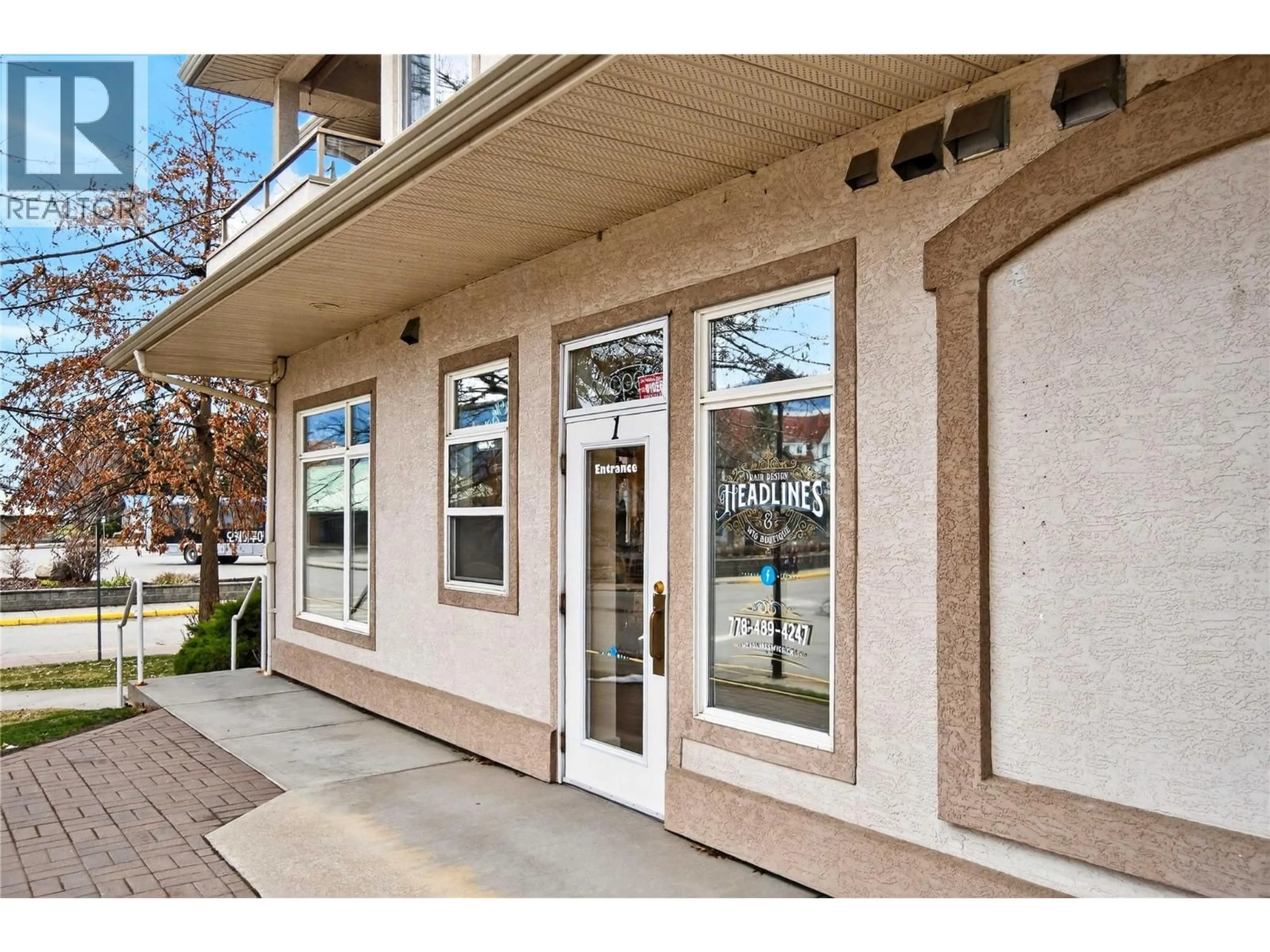 Indoor foyer for 1 - 680 MARINE PARK DRIVE, Salmon Arm British Columbia V1E3L4