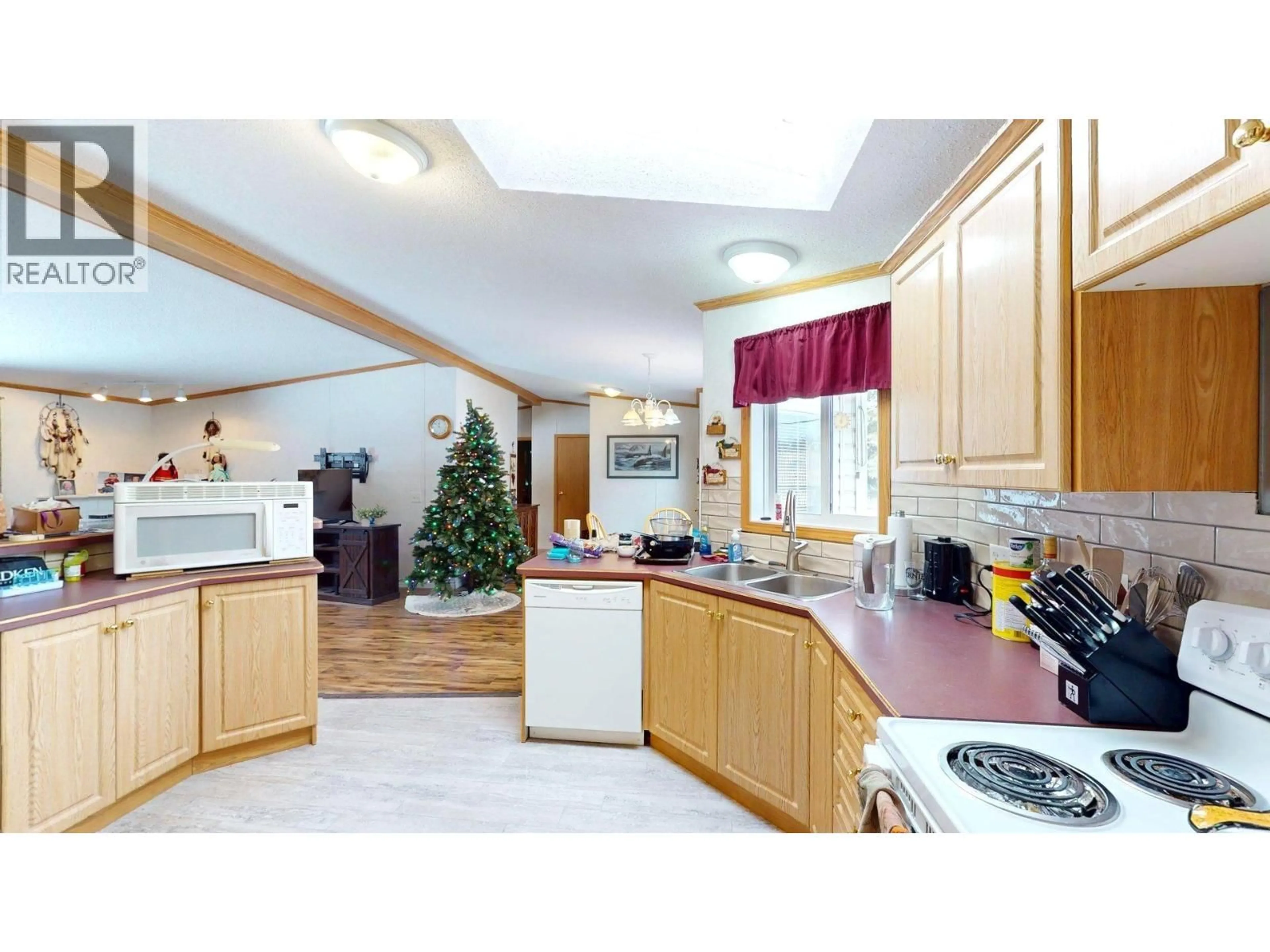 Open concept kitchen, unknown for 17 DEERBORNE DRIVE, Elkford British Columbia V0B1H0