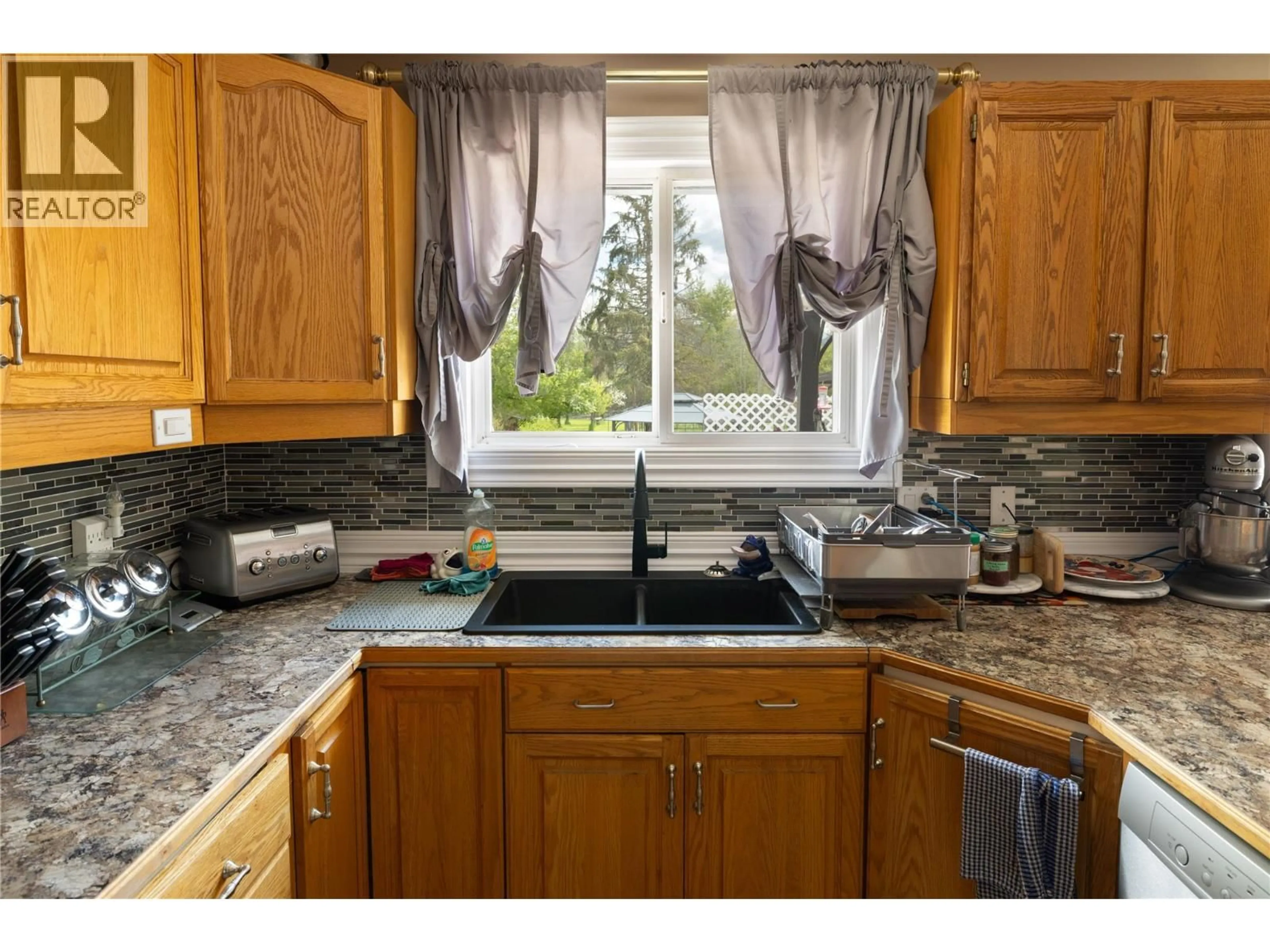Standard kitchen, unknown for 170 WHITEVALE ROAD, Lumby British Columbia V0E2G7