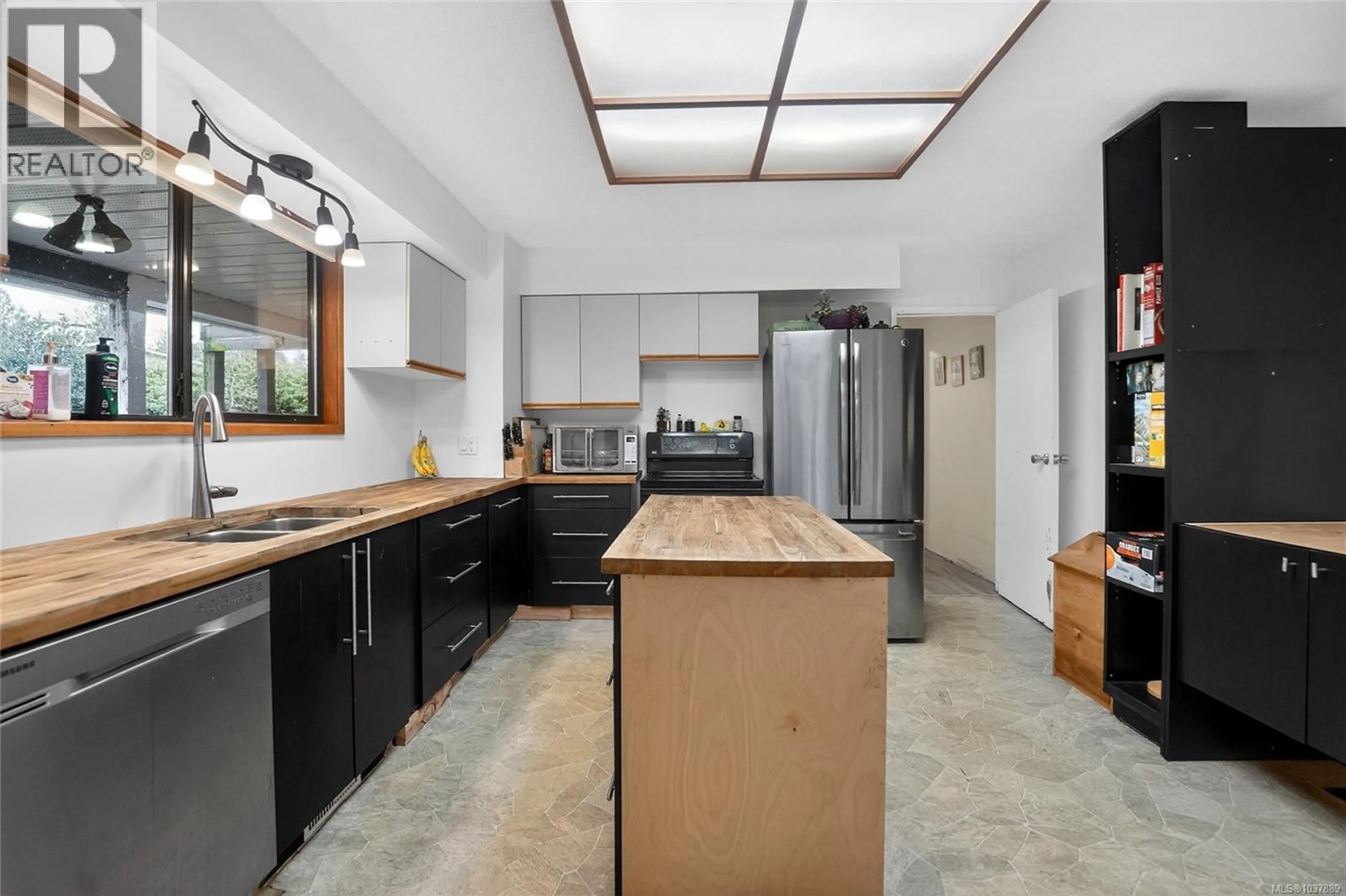Unknown for 10875 GRANDVIEW ROAD, Saltair British Columbia V0R2E0