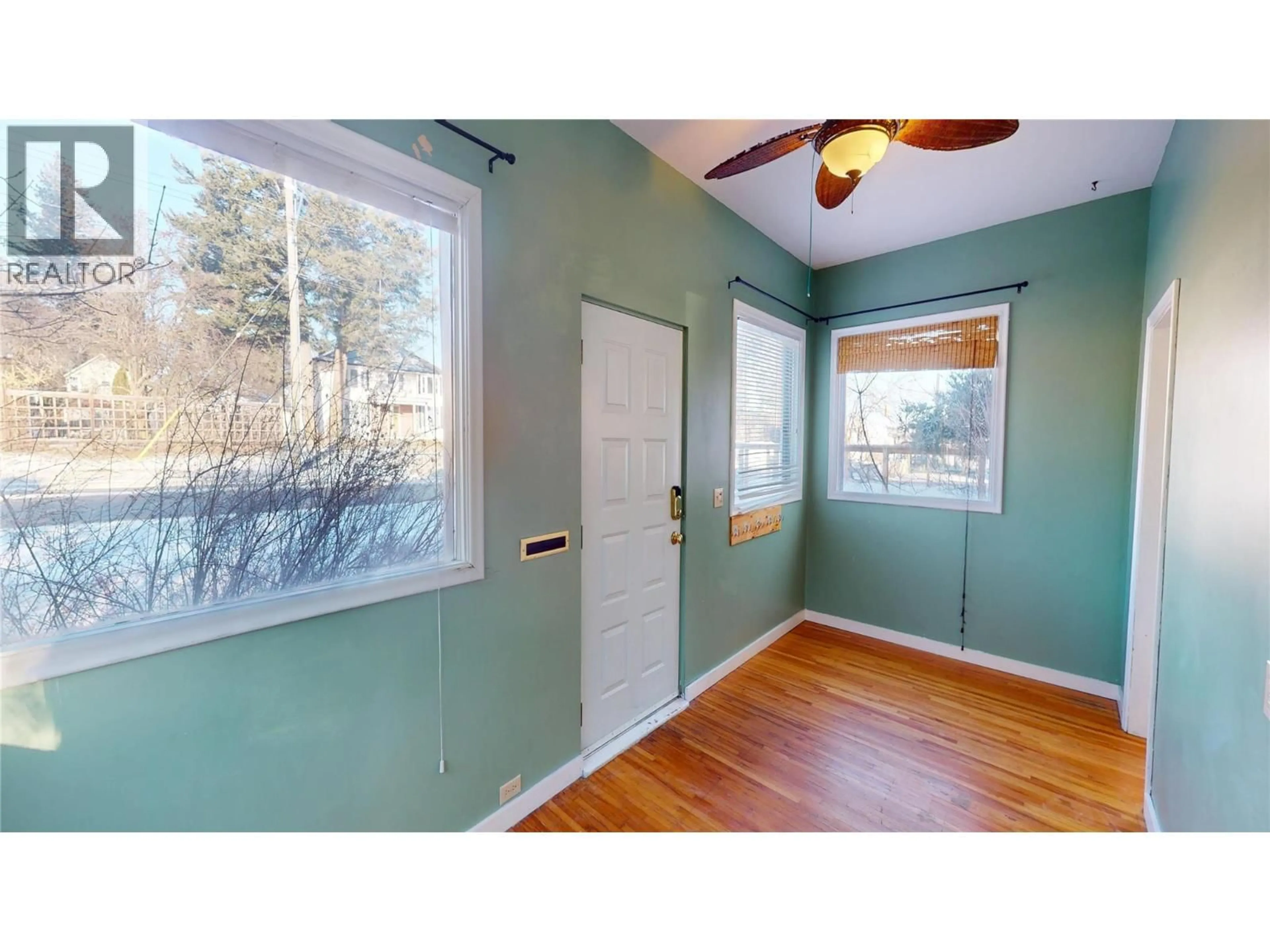 Indoor entryway for 216 14TH AVENUE SOUTH, Cranbrook British Columbia V1C2X2