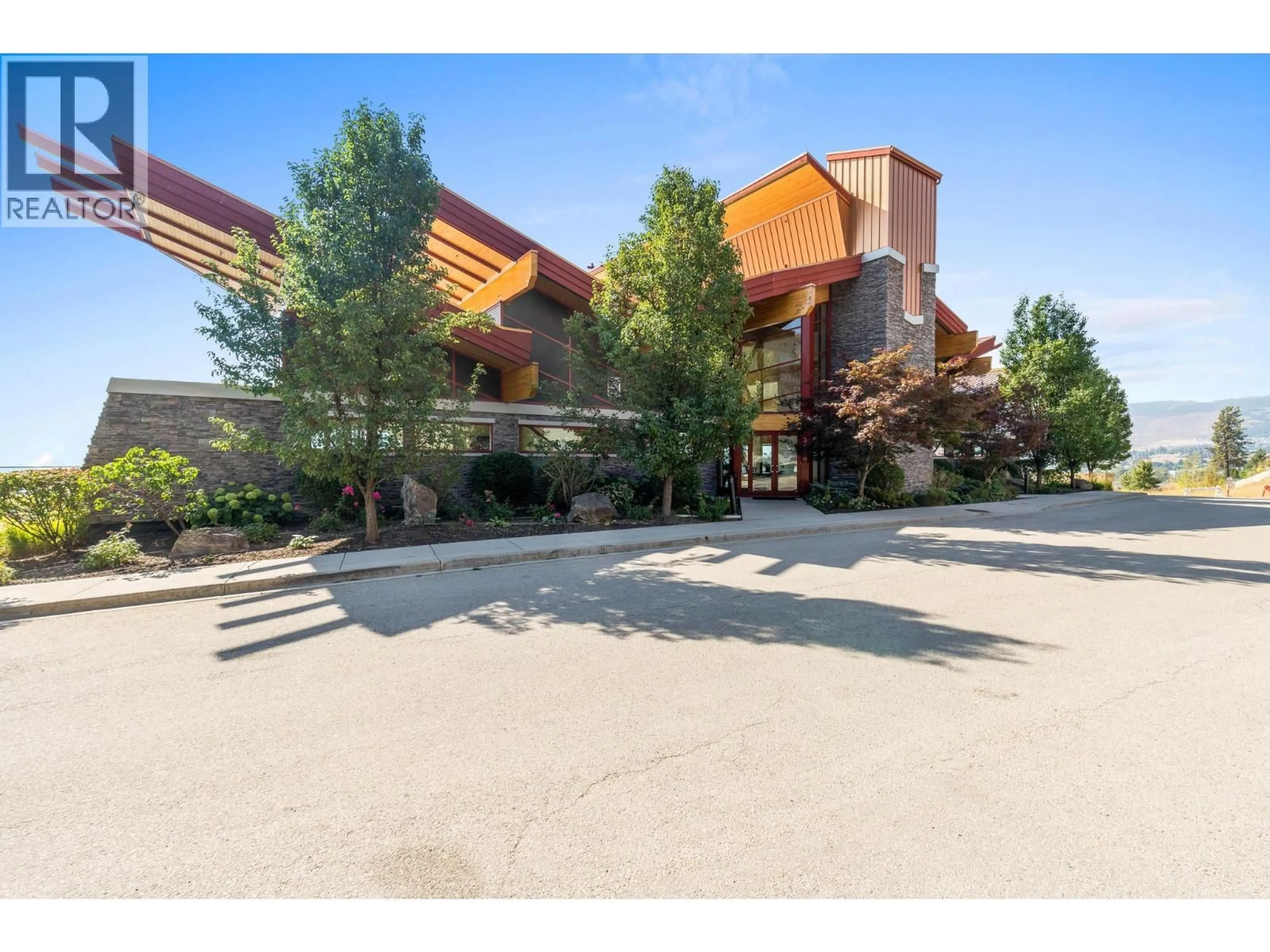 Indoor foyer for 508 - 3205 SKYVIEW LANE, West Kelowna British Columbia V4T3J3