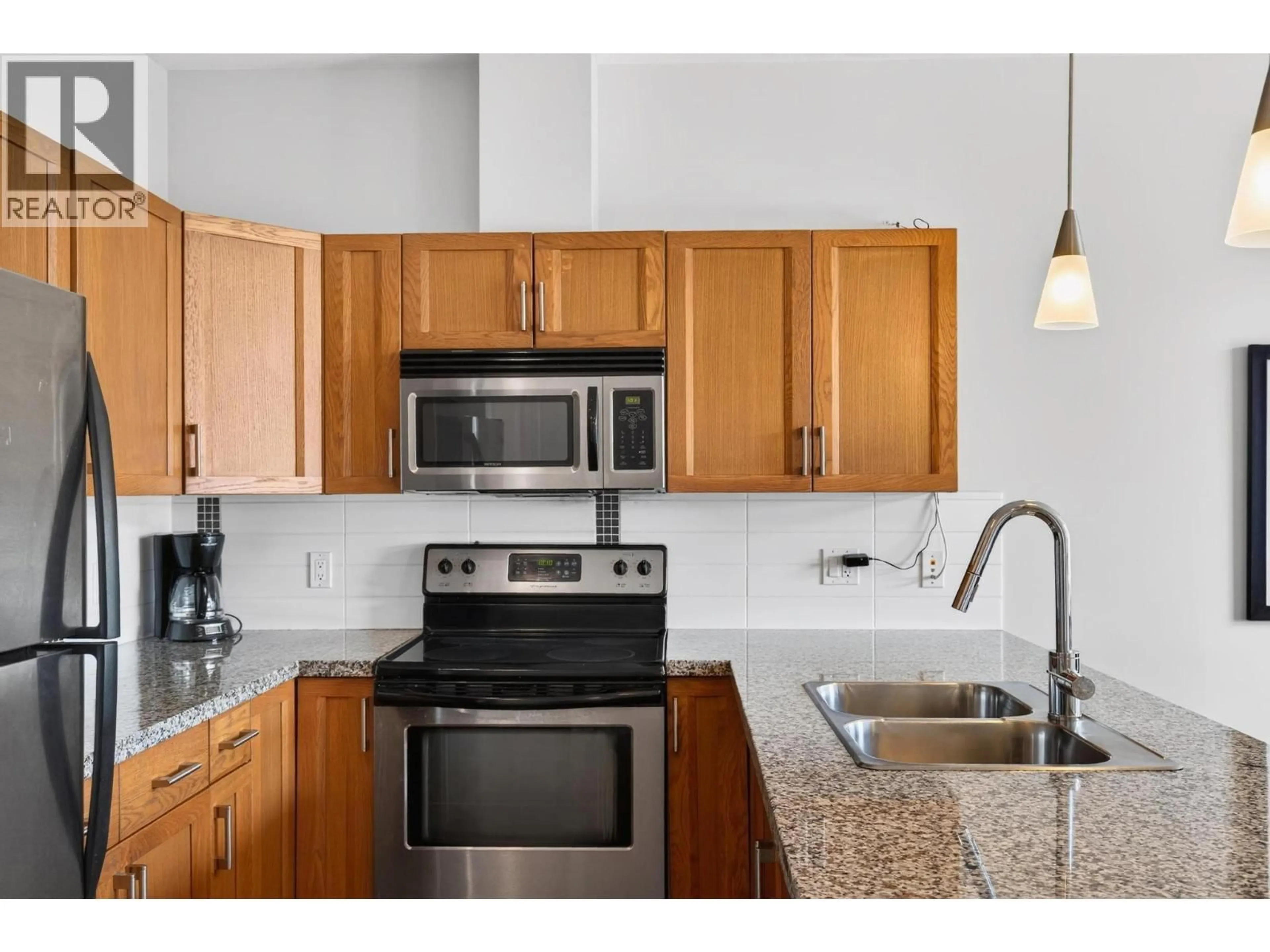 Standard kitchen, ceramic/tile floor for 508 - 3205 SKYVIEW LANE, West Kelowna British Columbia V4T3J3