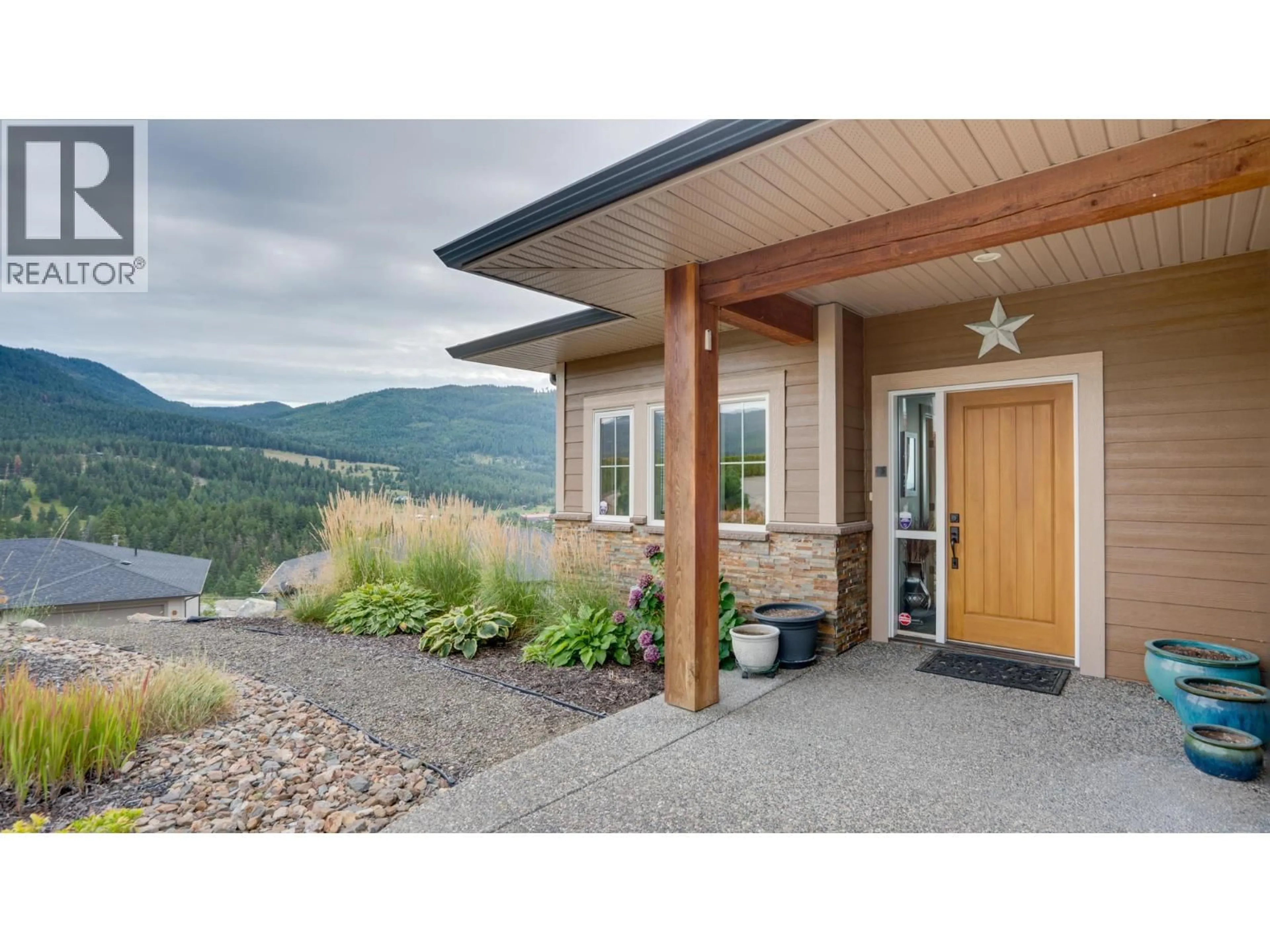 Indoor entryway for 13 - 1404 COPPER MOUNTAIN COURT, Vernon British Columbia V1B4E2