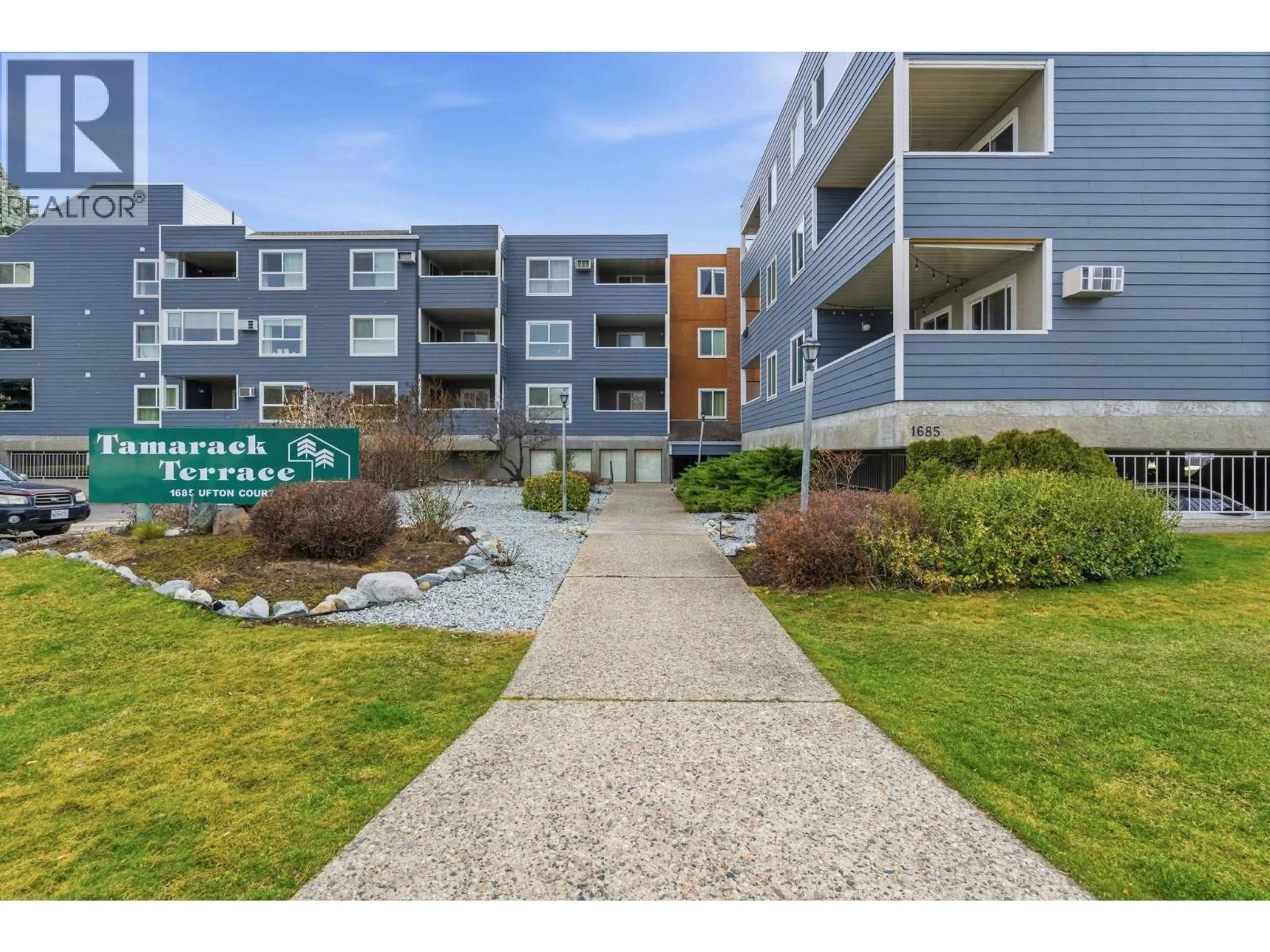 A pic from outside/outdoor area/front of a property/back of a property/a pic from drone, unknown for 310 - 1685 UFTON COURT, Kelowna British Columbia V1Y8G7