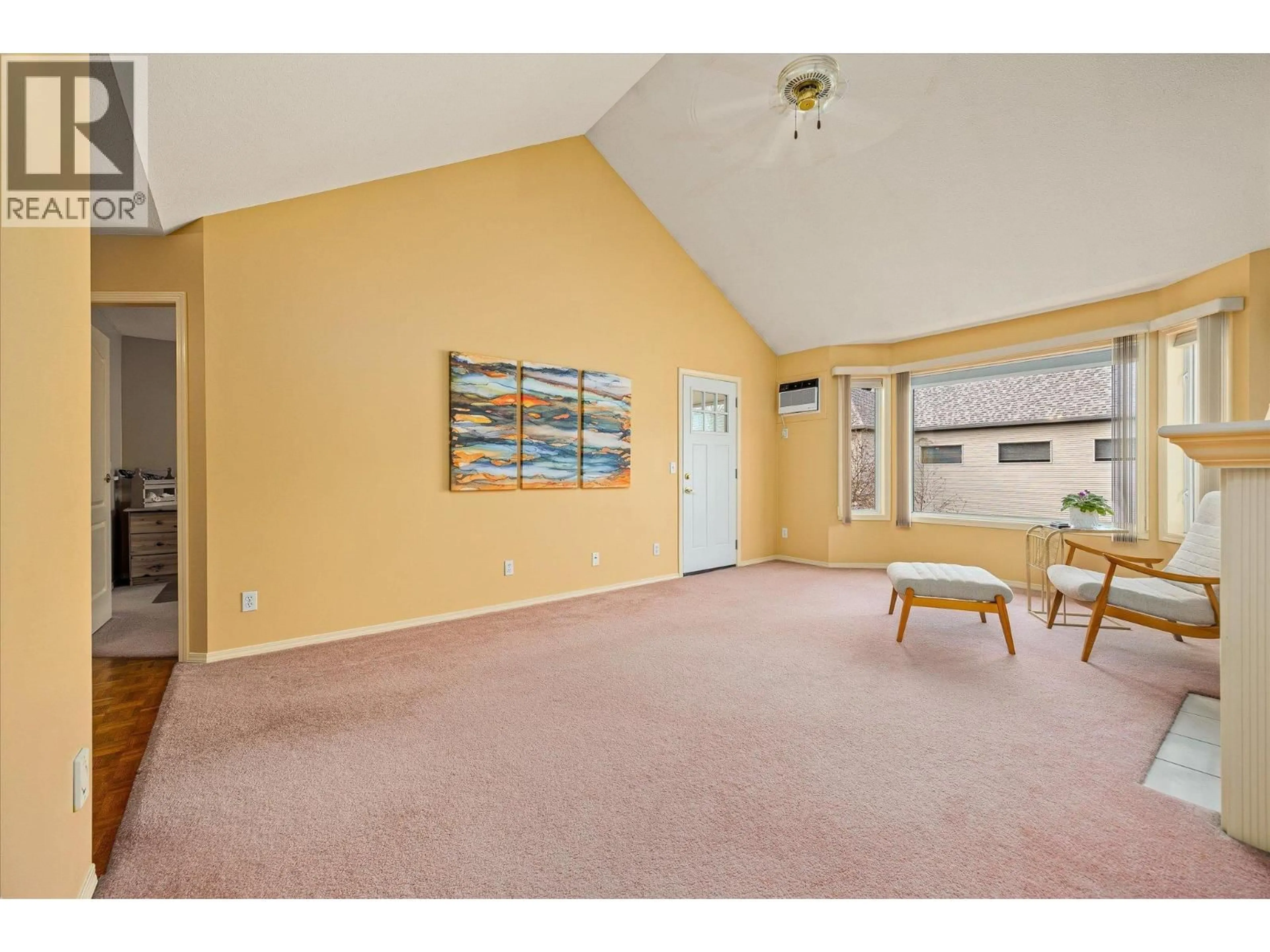 A pic of a room for 314 - 985 KLO ROAD, Kelowna British Columbia V1Y9L2