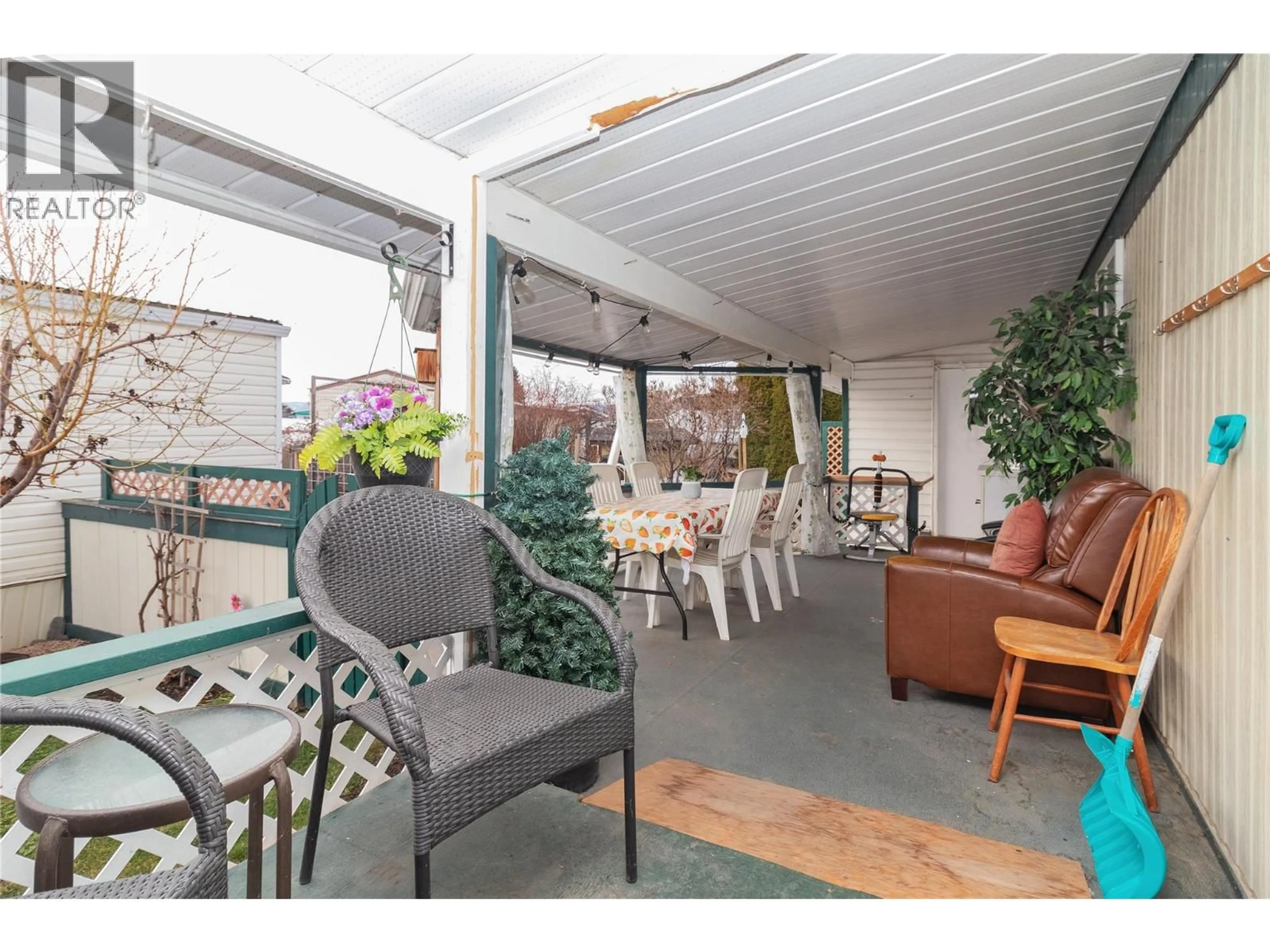 Patio, street for 141 - 3745 LAKESHORE ROAD, Kelowna British Columbia V1W3K4