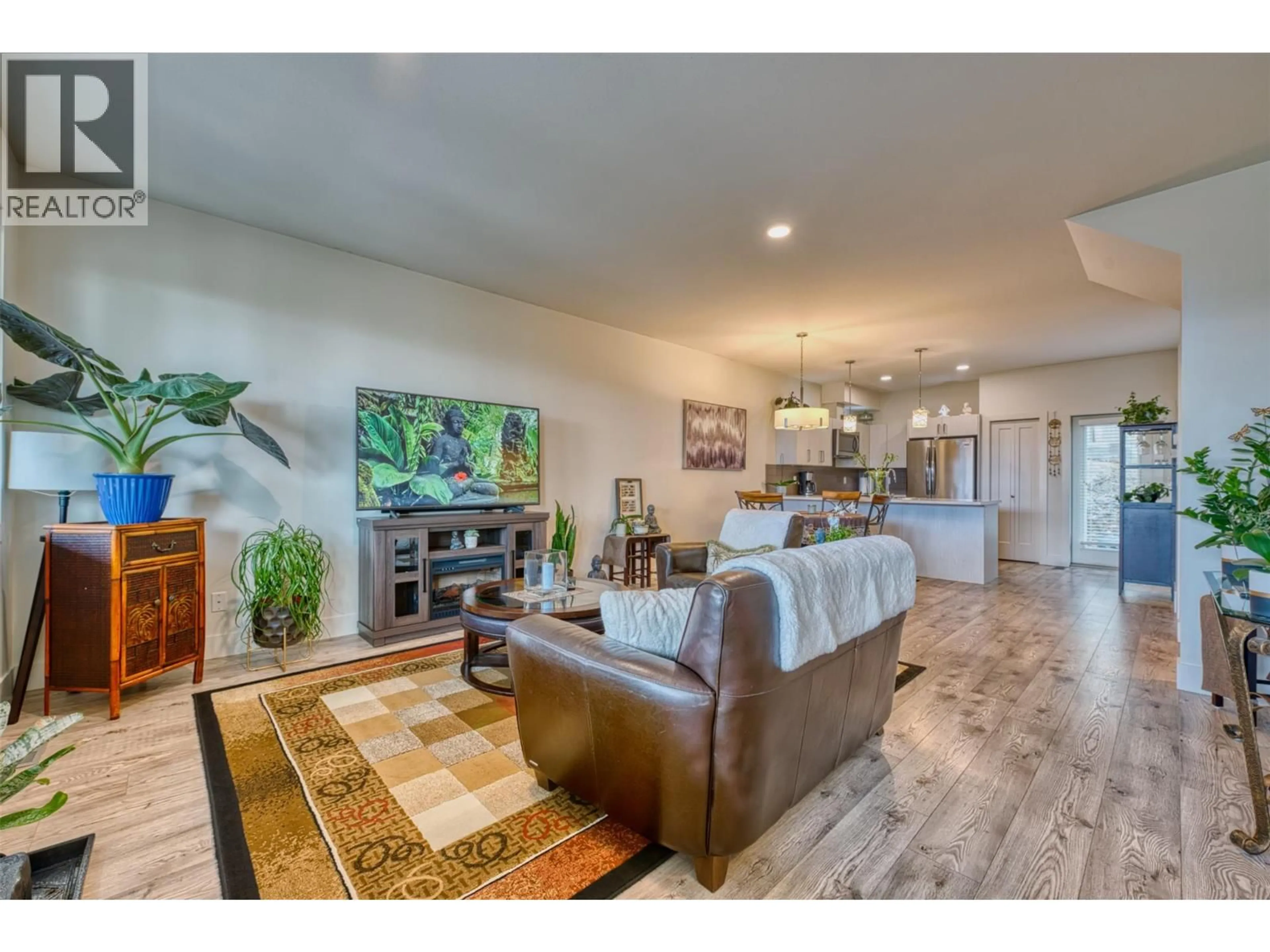 Living room with furniture, unknown for 25 - 933 MT ROBSON PLACE, Vernon British Columbia V1B4G4