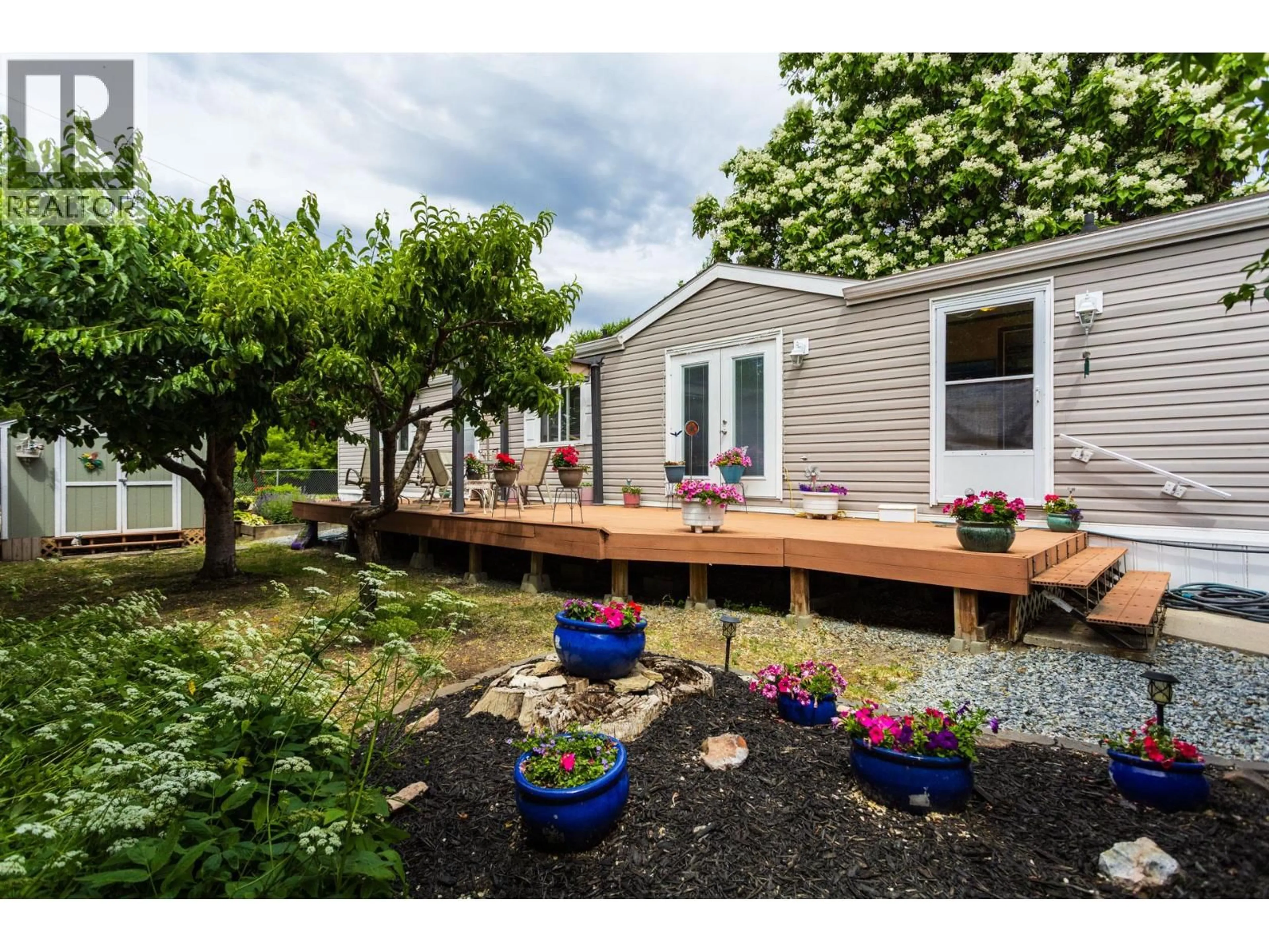 Patio, street for 71 - 2035 BOUCHERIE ROAD, West Kelowna British Columbia V4T1Z8