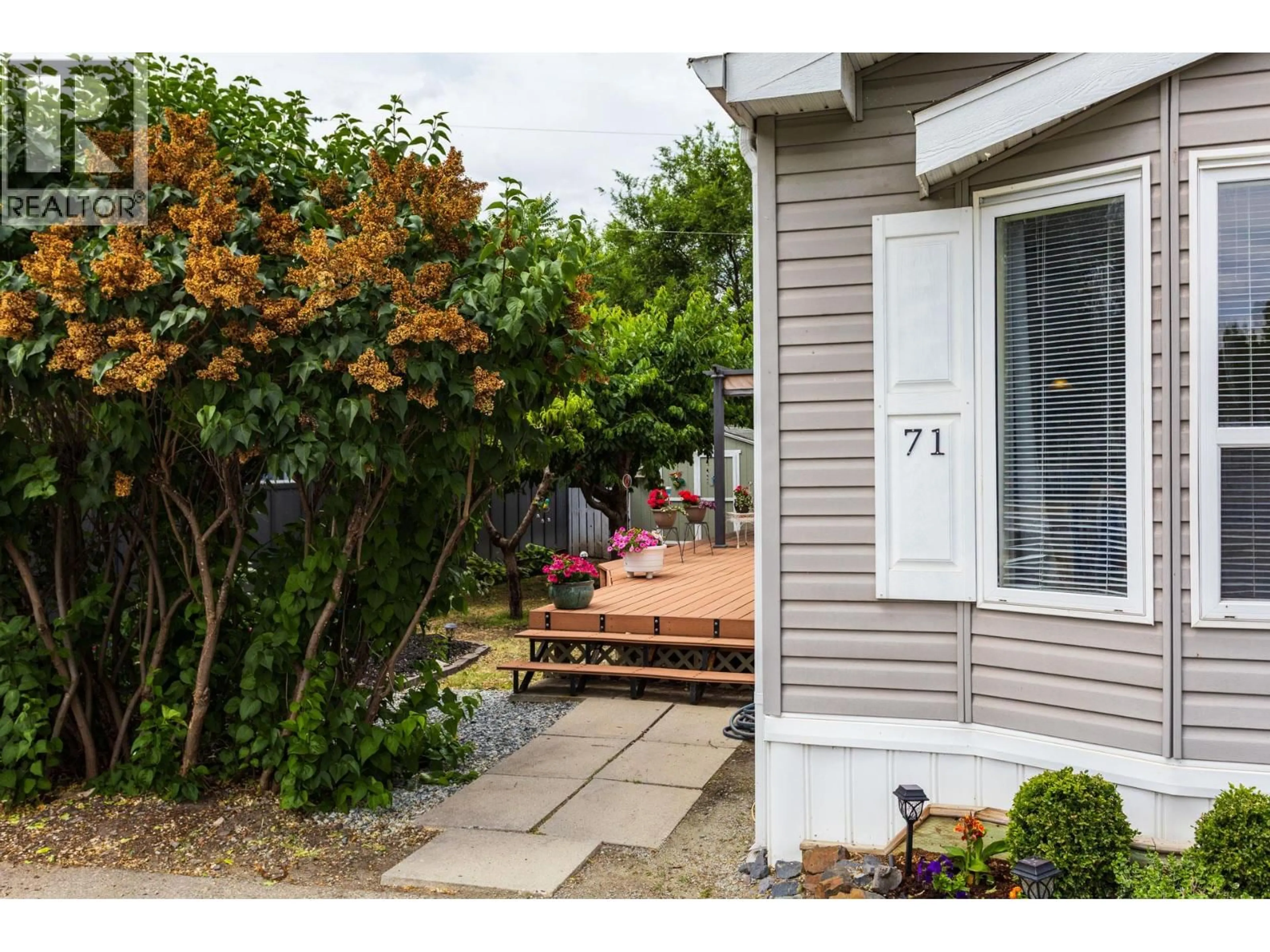 Patio, street for 71 - 2035 BOUCHERIE ROAD, West Kelowna British Columbia V4T1Z8