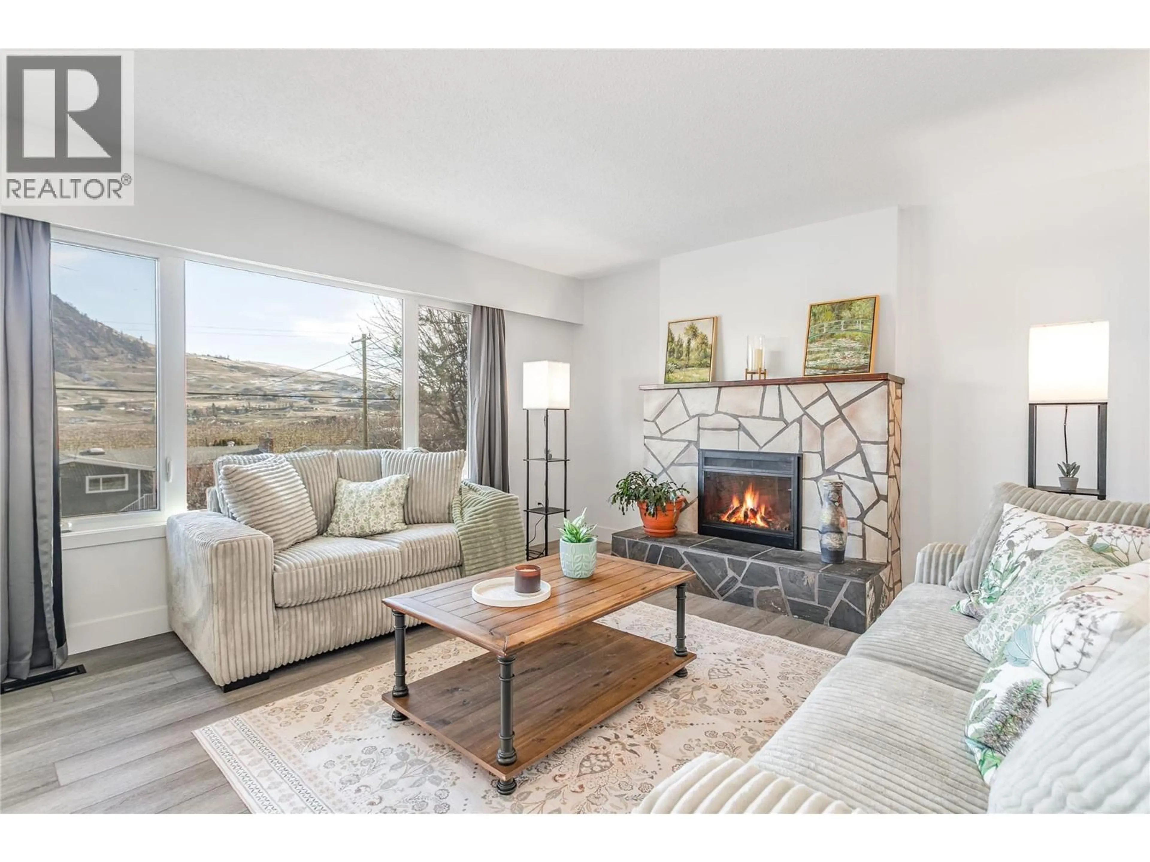 Living room with furniture, unknown for 2160 LYNRICK ROAD, Kelowna British Columbia V1P1G4