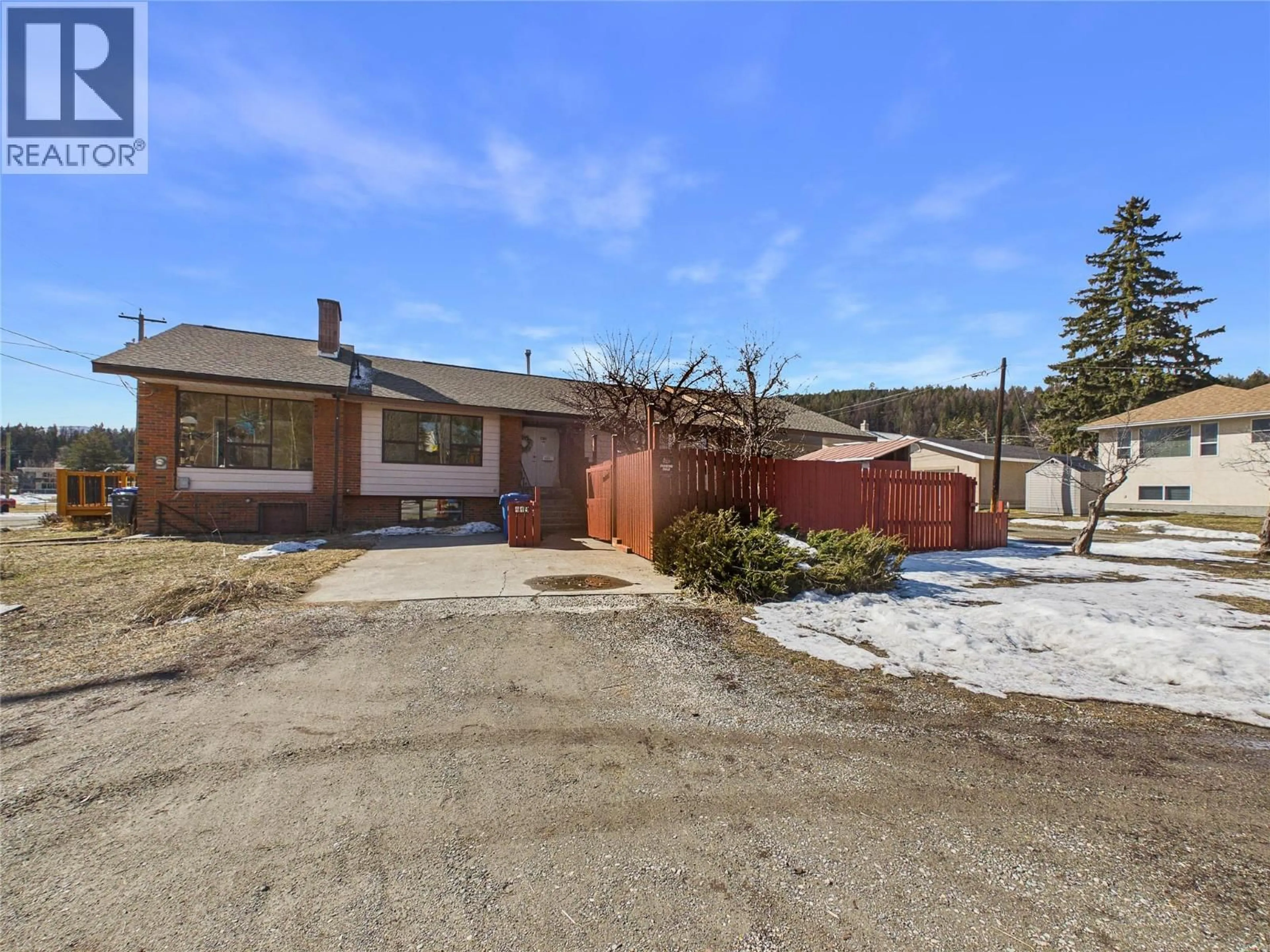 A pic from outside/outdoor area/front of a property/back of a property/a pic from drone, street for 419 LINDSAY STREET, Kimberley British Columbia V1A1L7