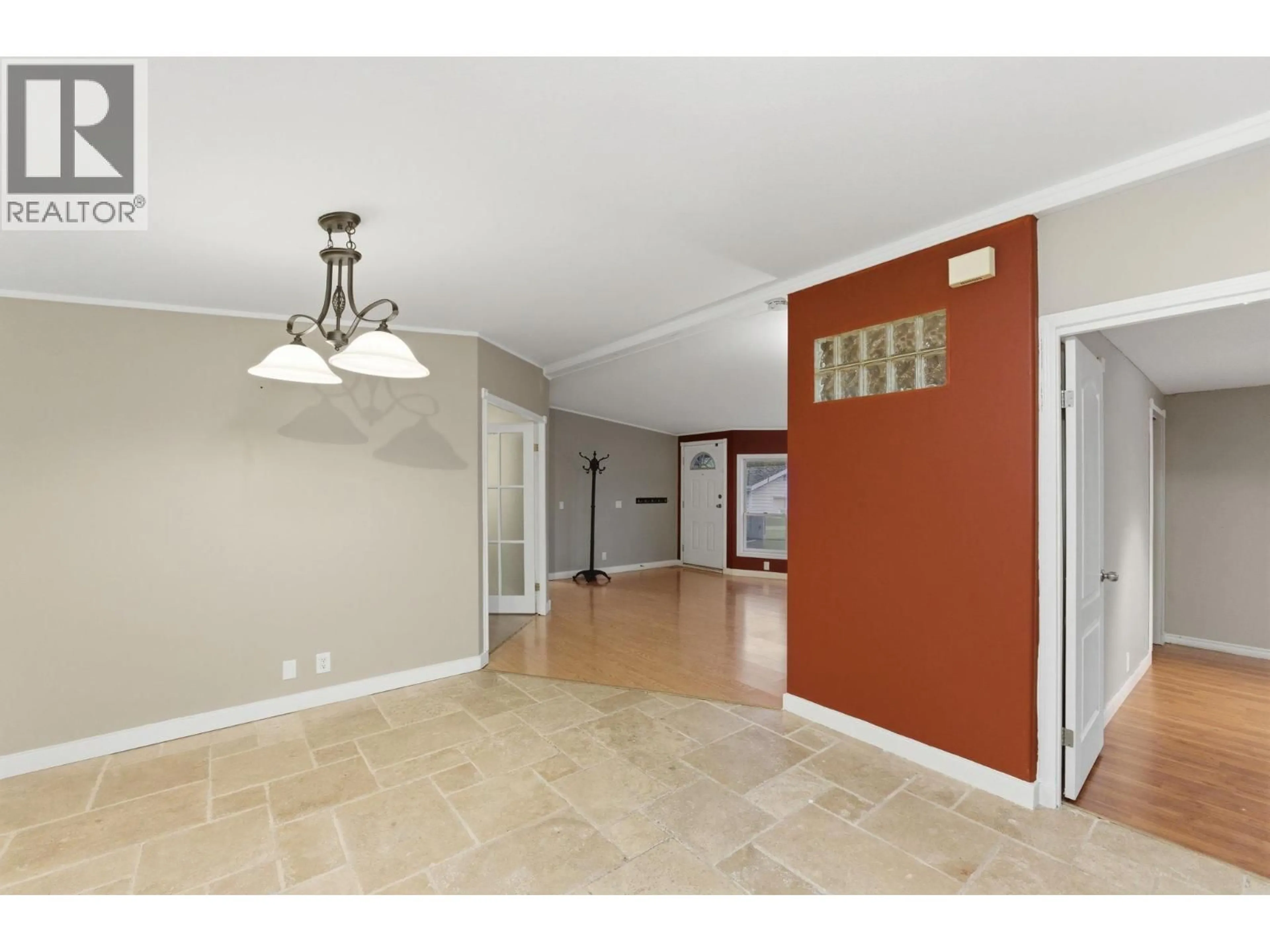 Indoor foyer for 98 - 2005 BOUCHERIE ROAD, Westbank British Columbia V4T1R4