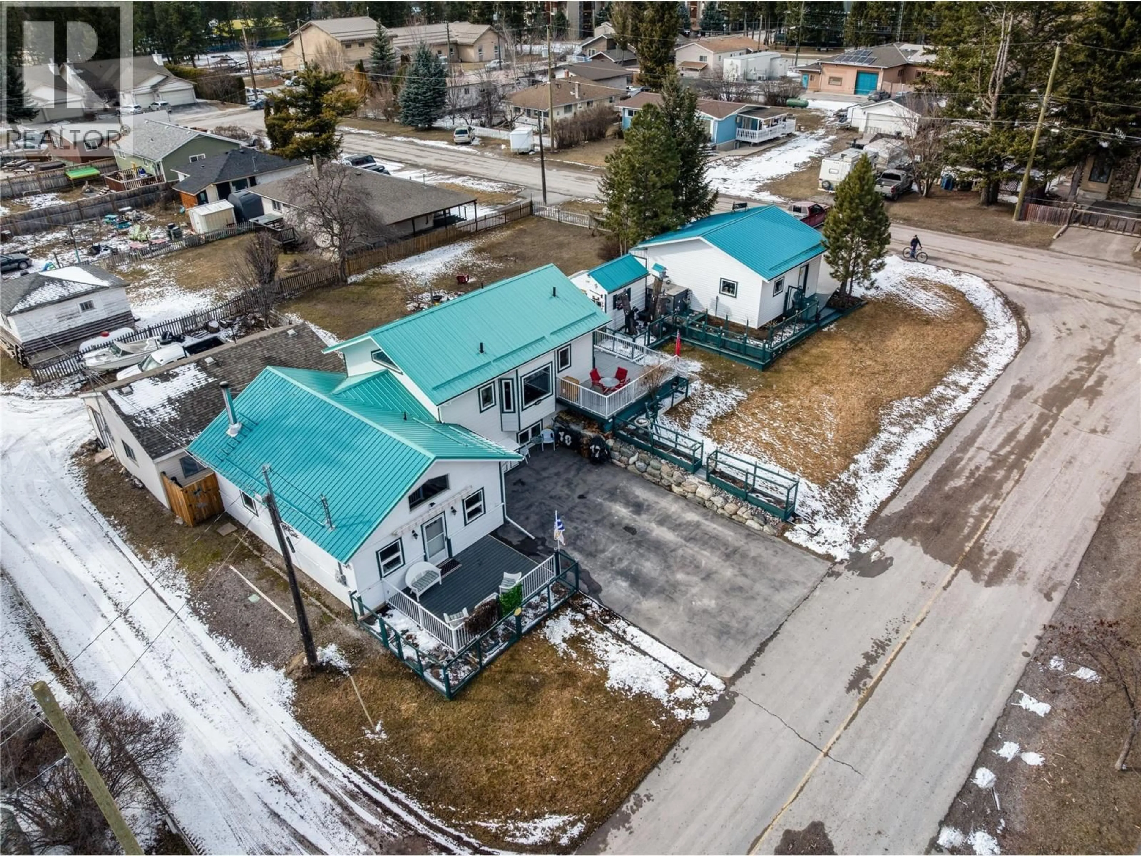 A pic from outside/outdoor area/front of a property/back of a property/a pic from drone, unknown for 7527 PARK DRIVE WEST OTHER, Radium Hot Springs British Columbia V0A1M0