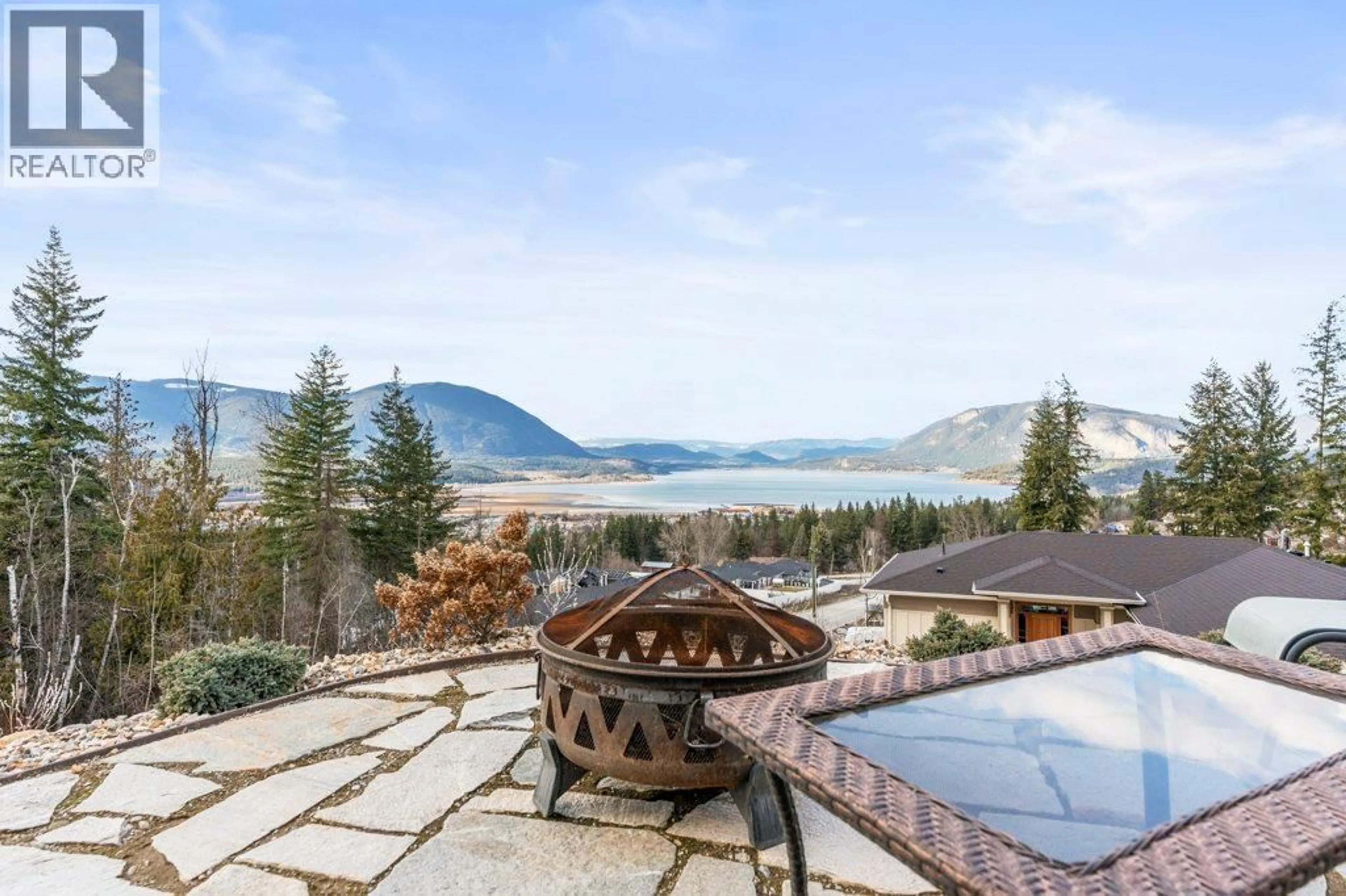 Patio, water/lake/river/ocean view for 1021 17 AVENUE SOUTHEAST, Salmon Arm British Columbia V1E2G2