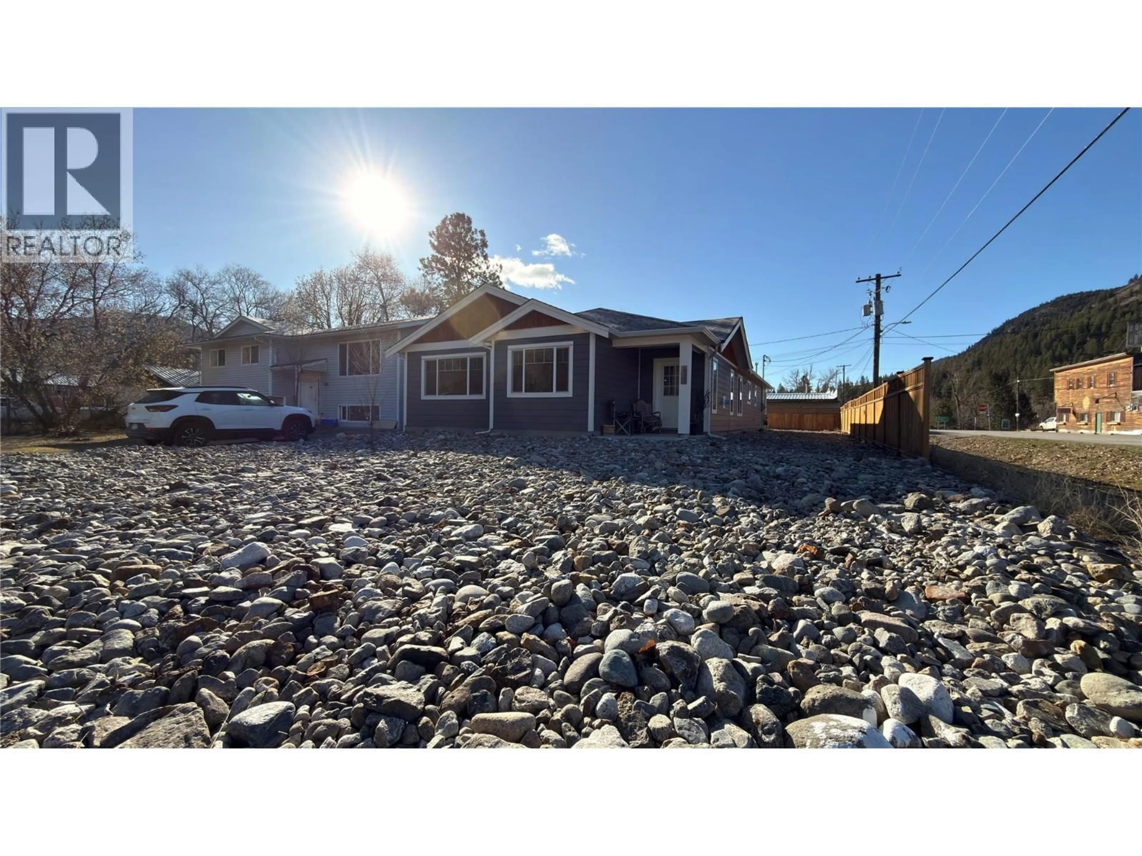 Unknown for 594 SIXTH AVENUE, Midway British Columbia V0H1M0