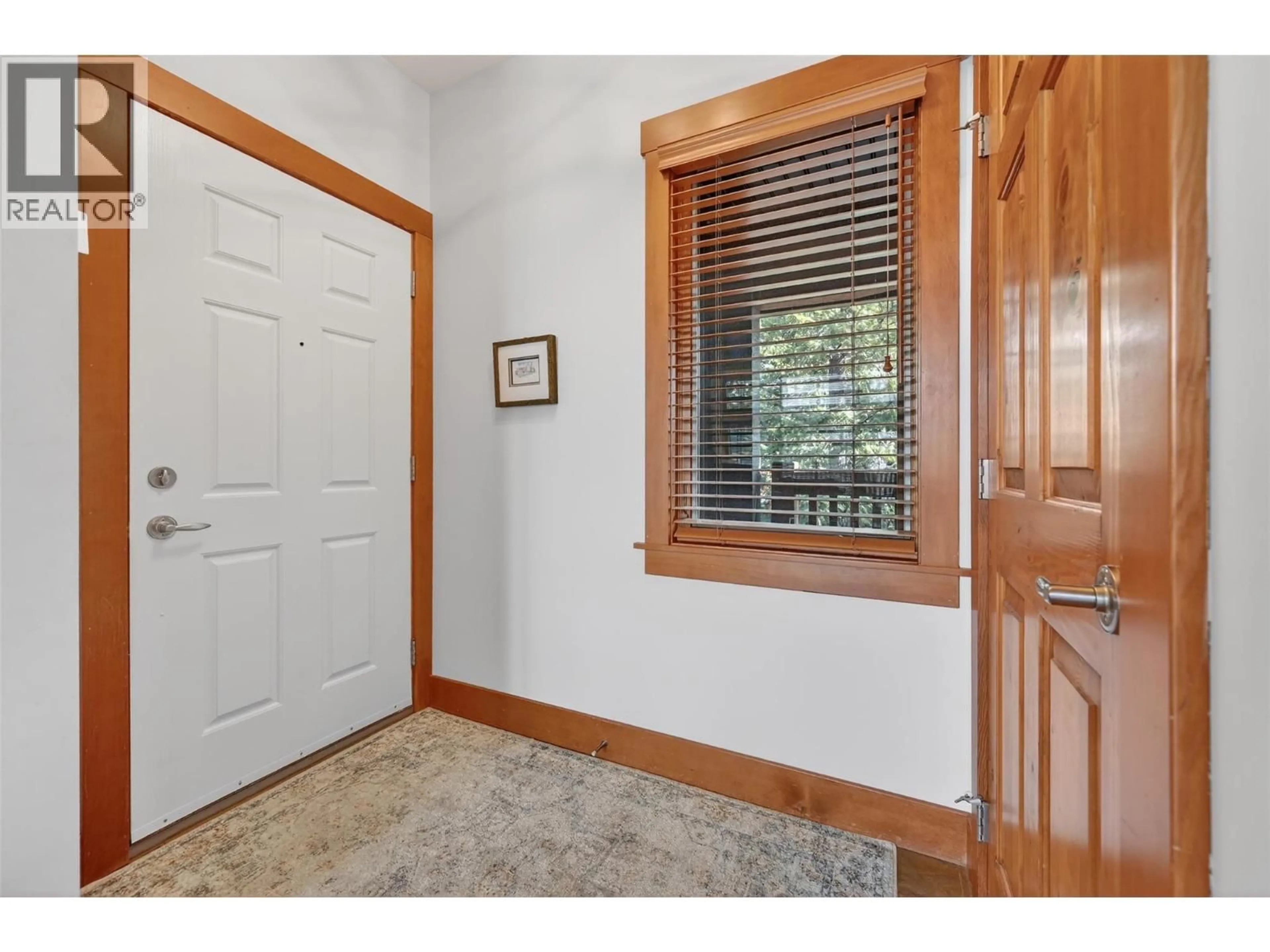Indoor entryway for 211 - 880 LAKEVIEW DRIVE, Invermere British Columbia V0A1K3