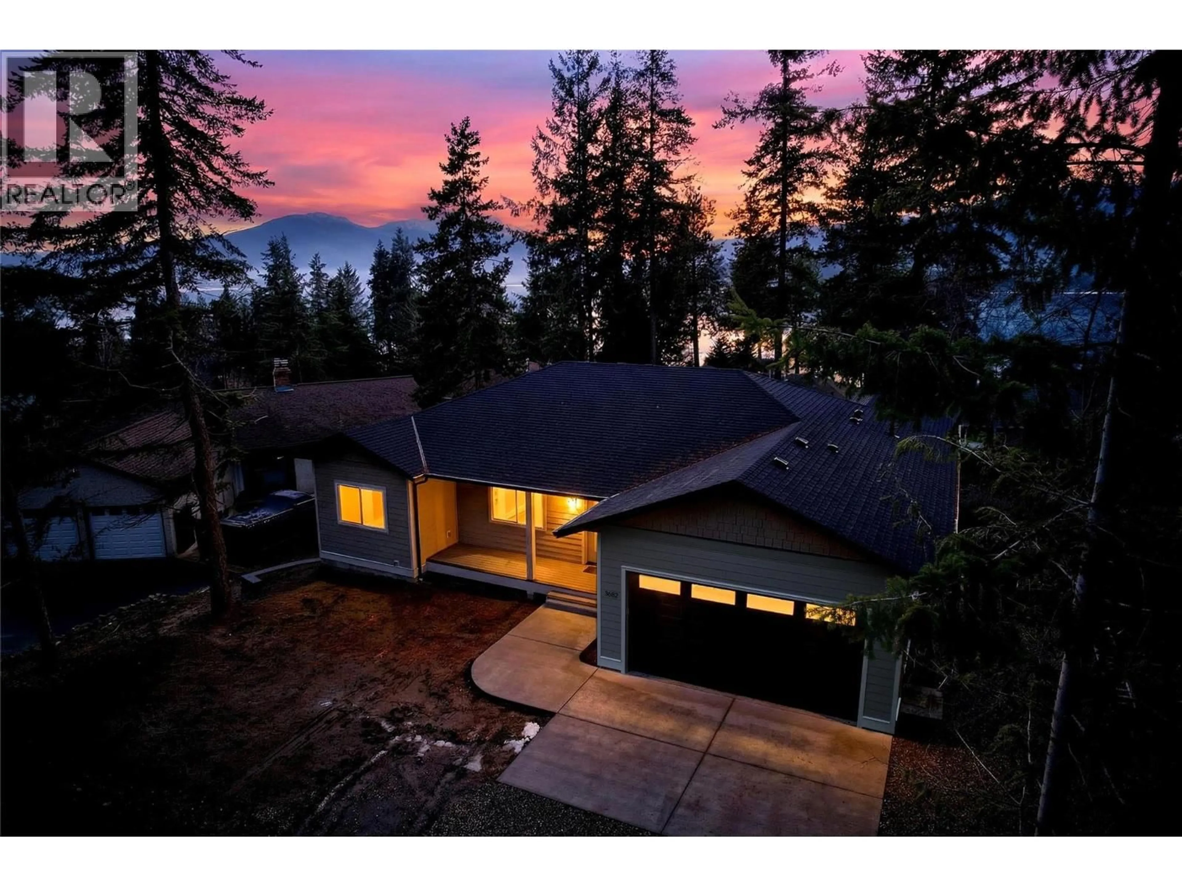 A pic from outside/outdoor area/front of a property/back of a property/a pic from drone, mountain view for 3682 BRAELYN ROAD, Tappen British Columbia V0E2X1
