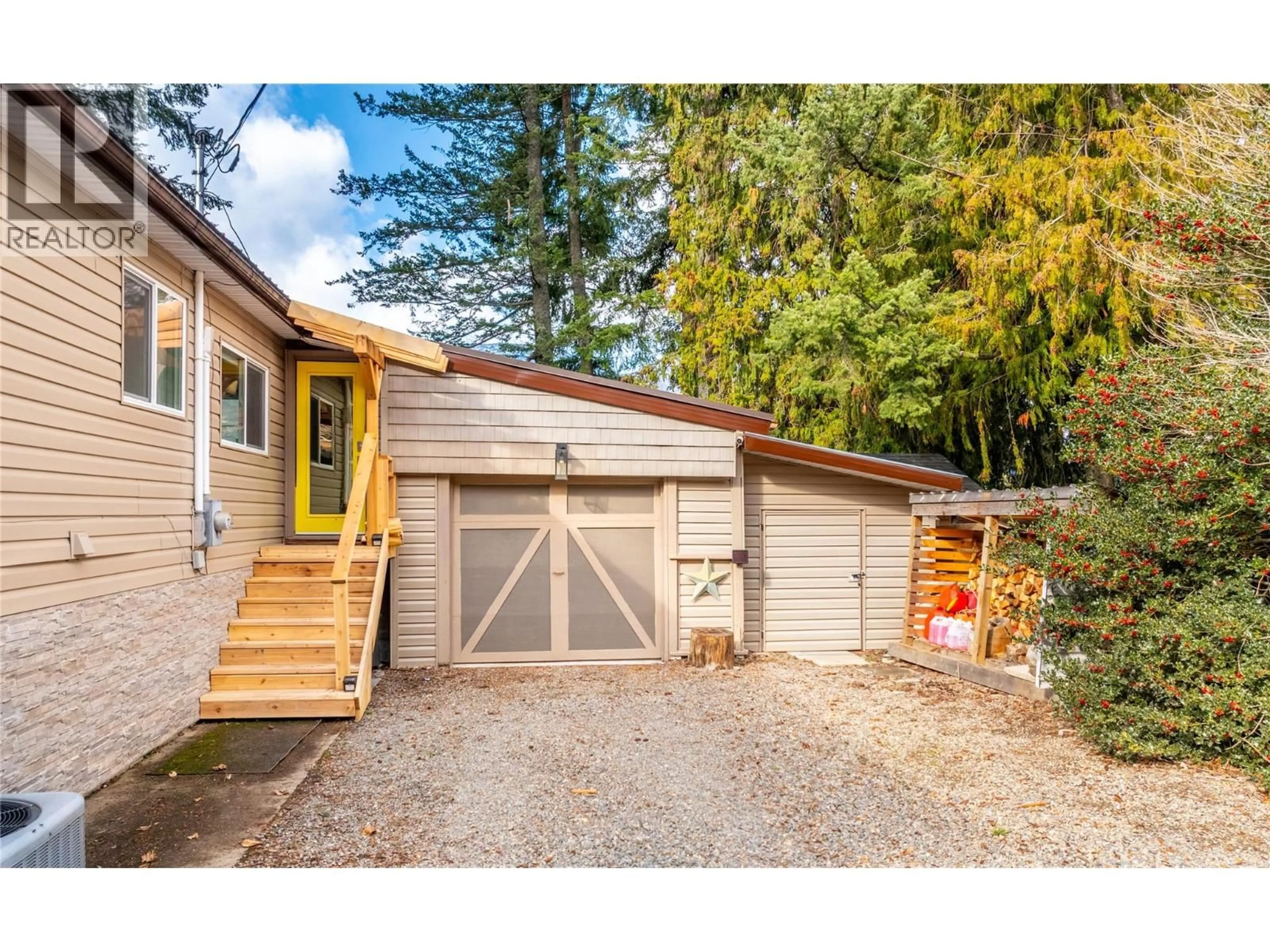 Shed for 13533 MOUNTAIN SHORES ROAD, Boswell British Columbia V0B1A4
