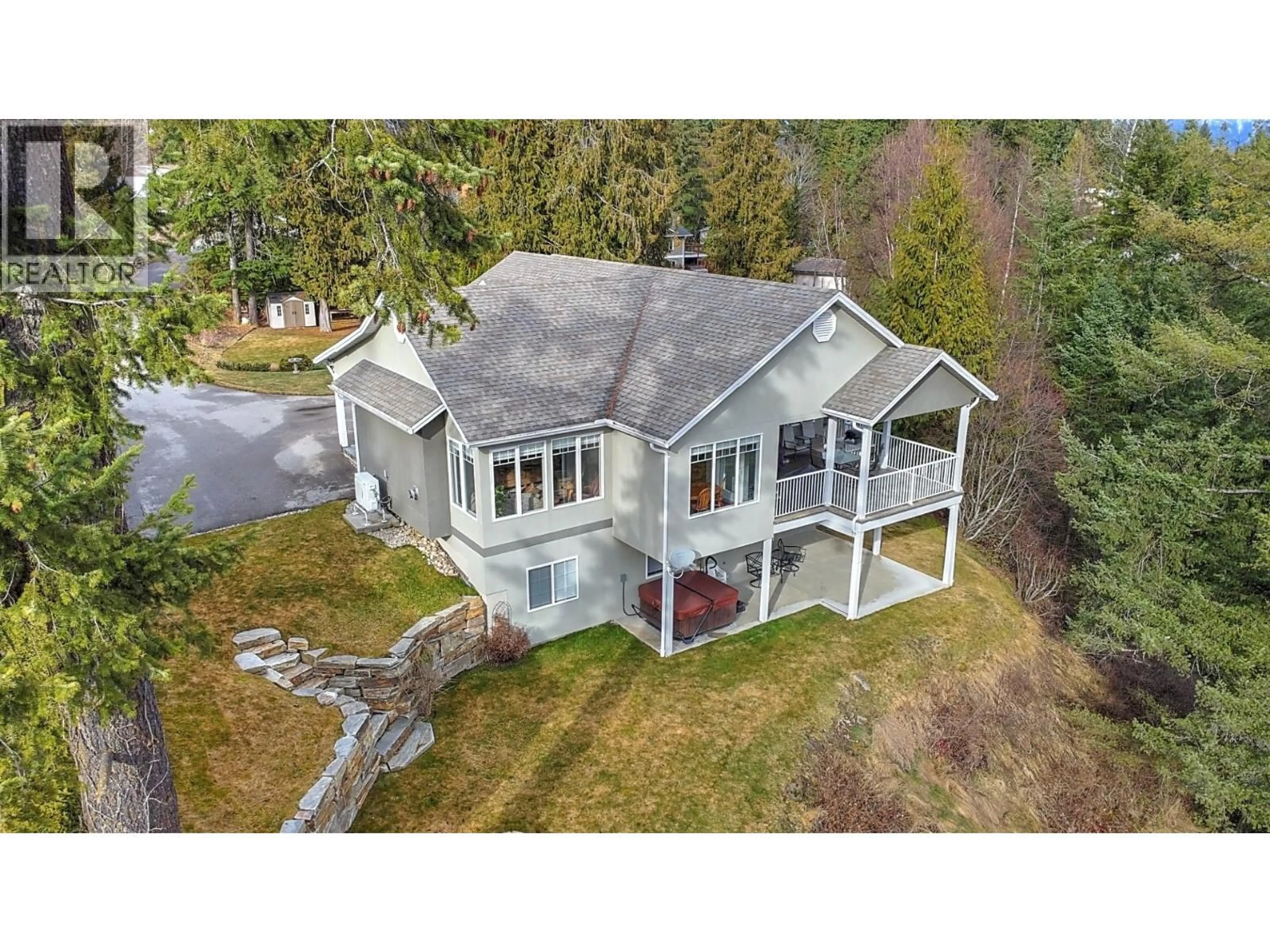 A pic from outside/outdoor area/front of a property/back of a property/a pic from drone, water/lake/river/ocean view for 408 BALFOUR HEIGHTS ROAD, Balfour British Columbia V0G1C0
