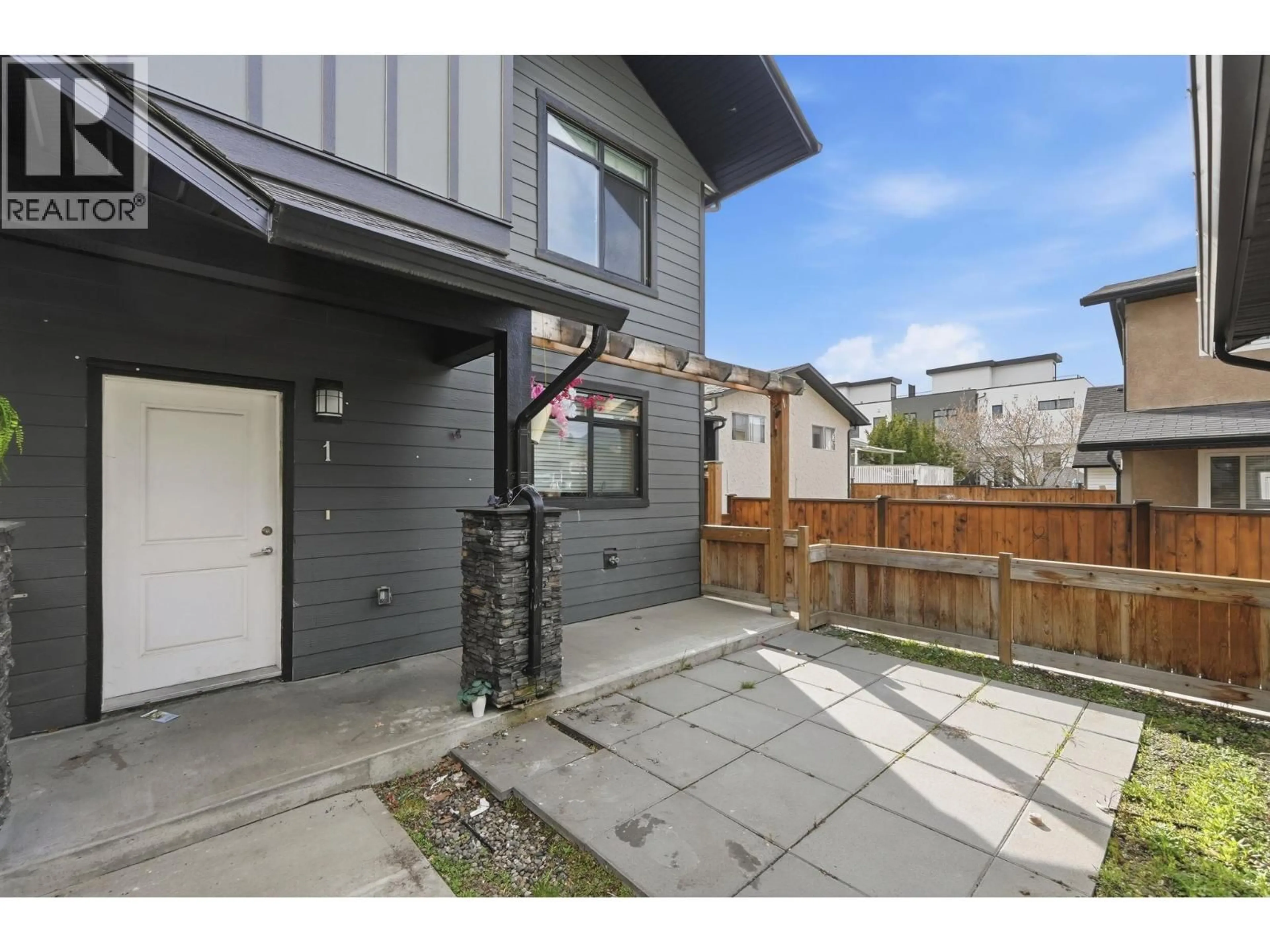 Patio, street for 1 - 722 COOPLAND CRESCENT, Kelowna British Columbia V1Y2V1