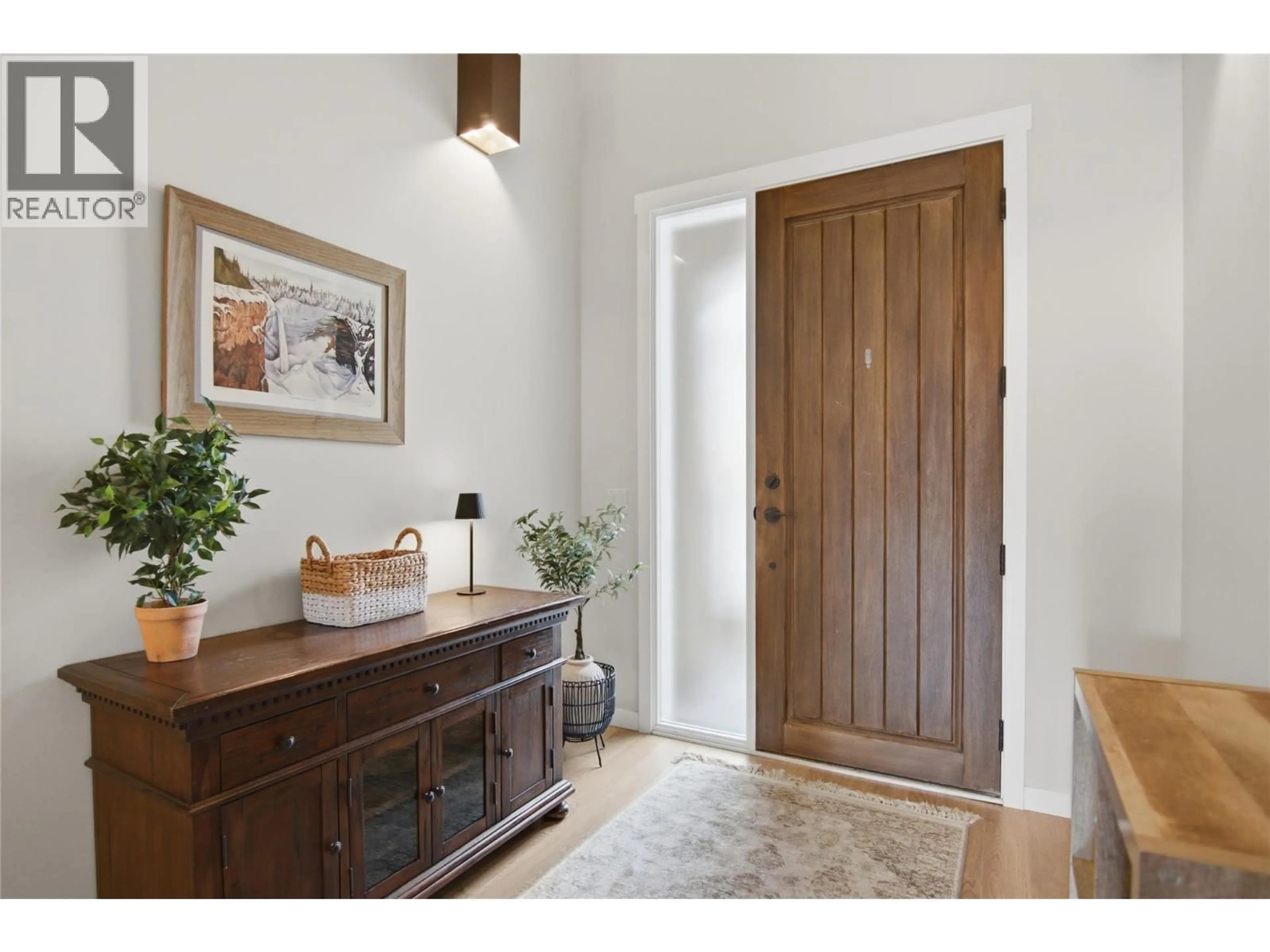 Indoor entryway for 504 BELMONTE DRIVE, Kamloops British Columbia V2H0C6