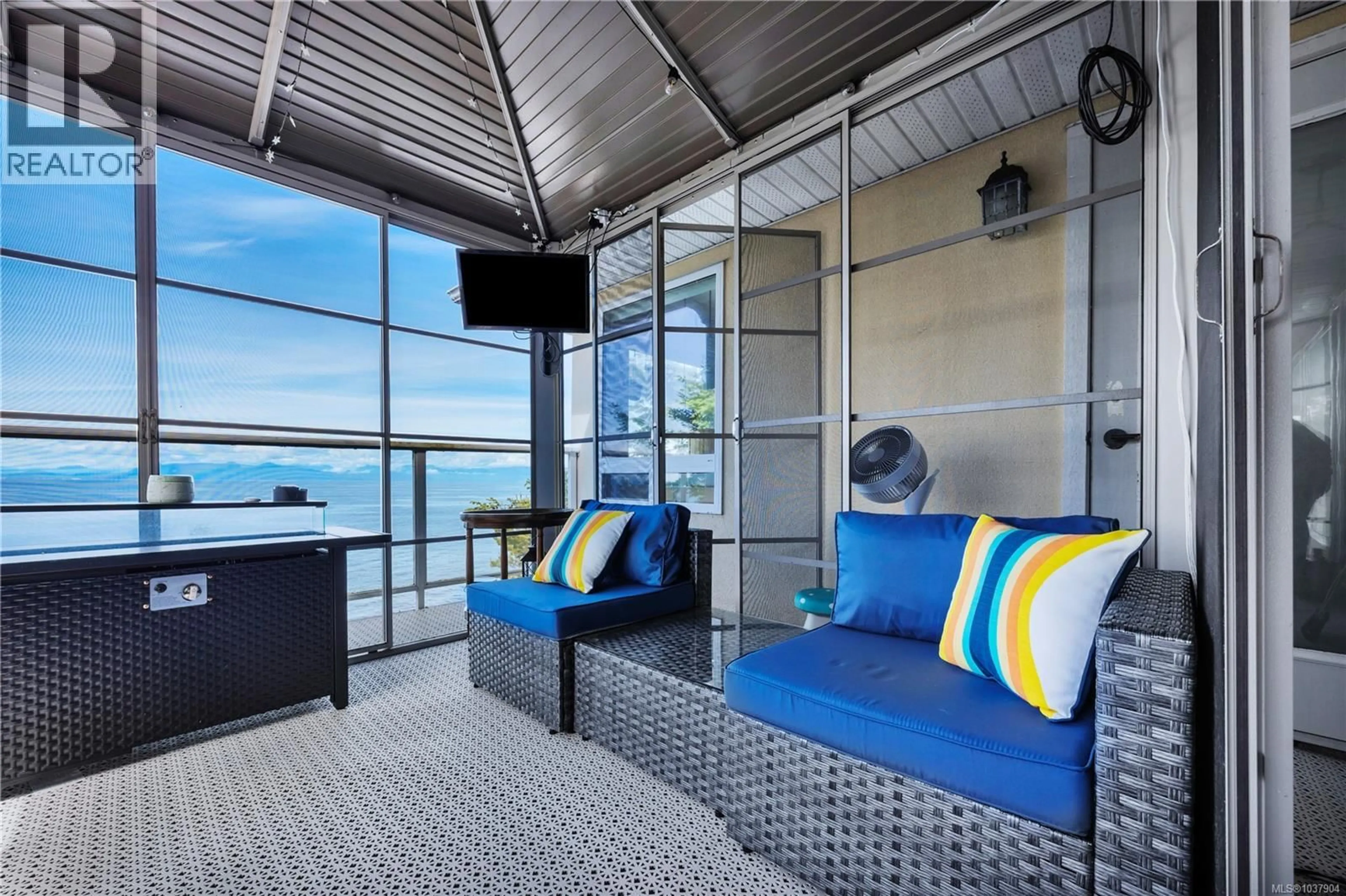 Patio, water/lake/river/ocean view for 4914 FILLINGER CRESCENT, Nanaimo British Columbia V9V1H9