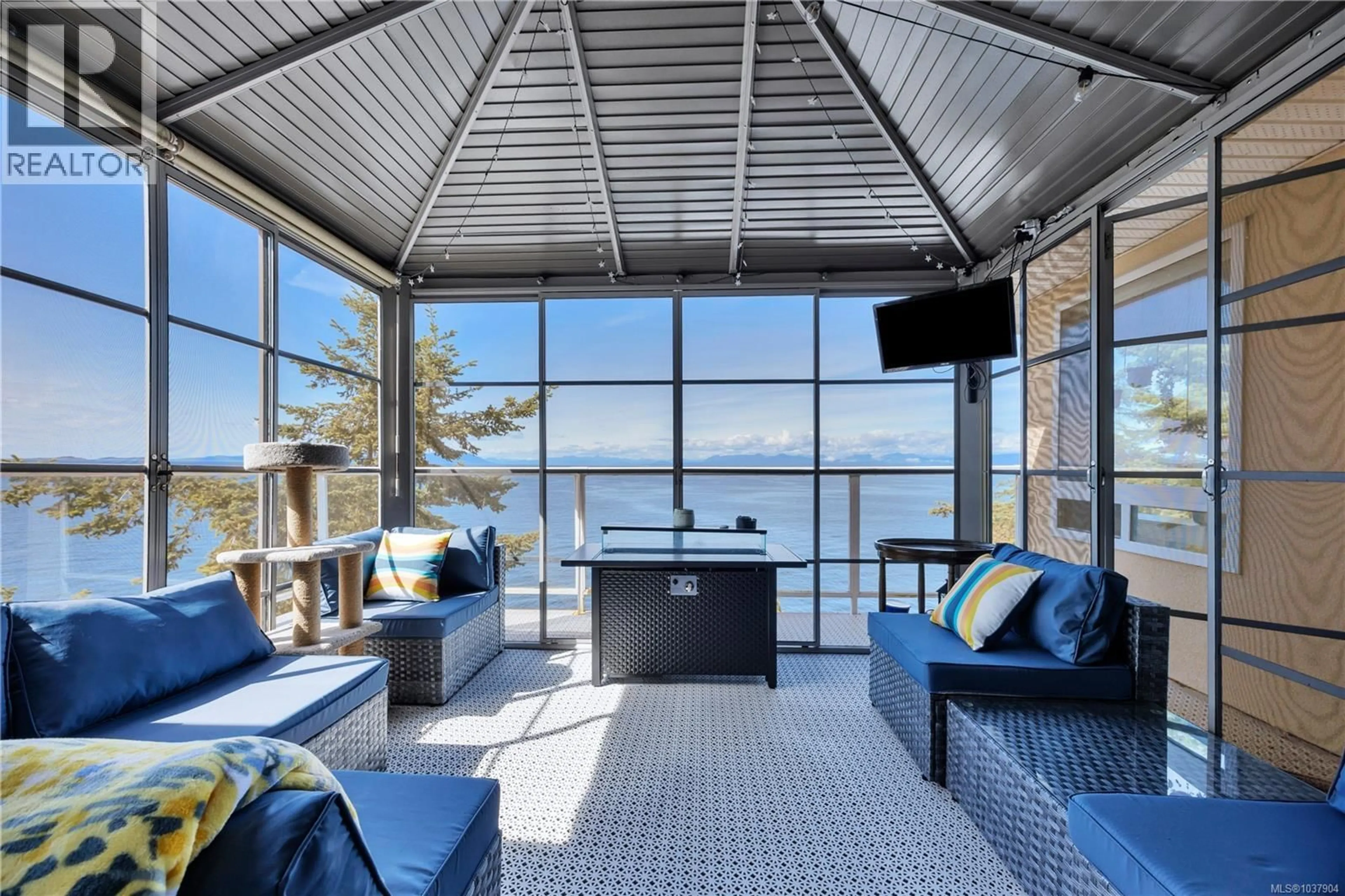 Patio, water/lake/river/ocean view for 4914 FILLINGER CRESCENT, Nanaimo British Columbia V9V1H9