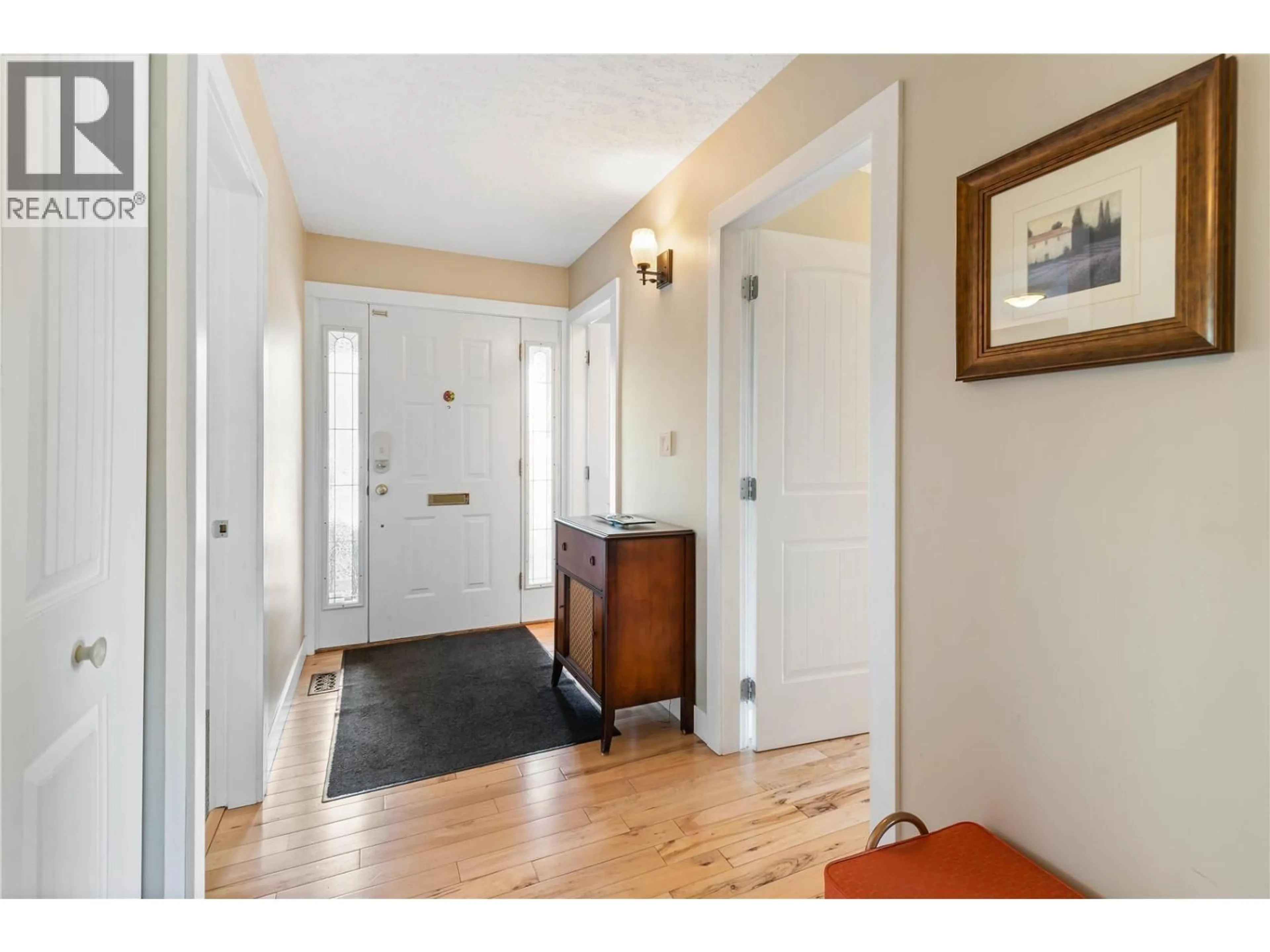 Indoor entryway for 2931 THACKER DRIVE, West Kelowna British Columbia V1Z1X1
