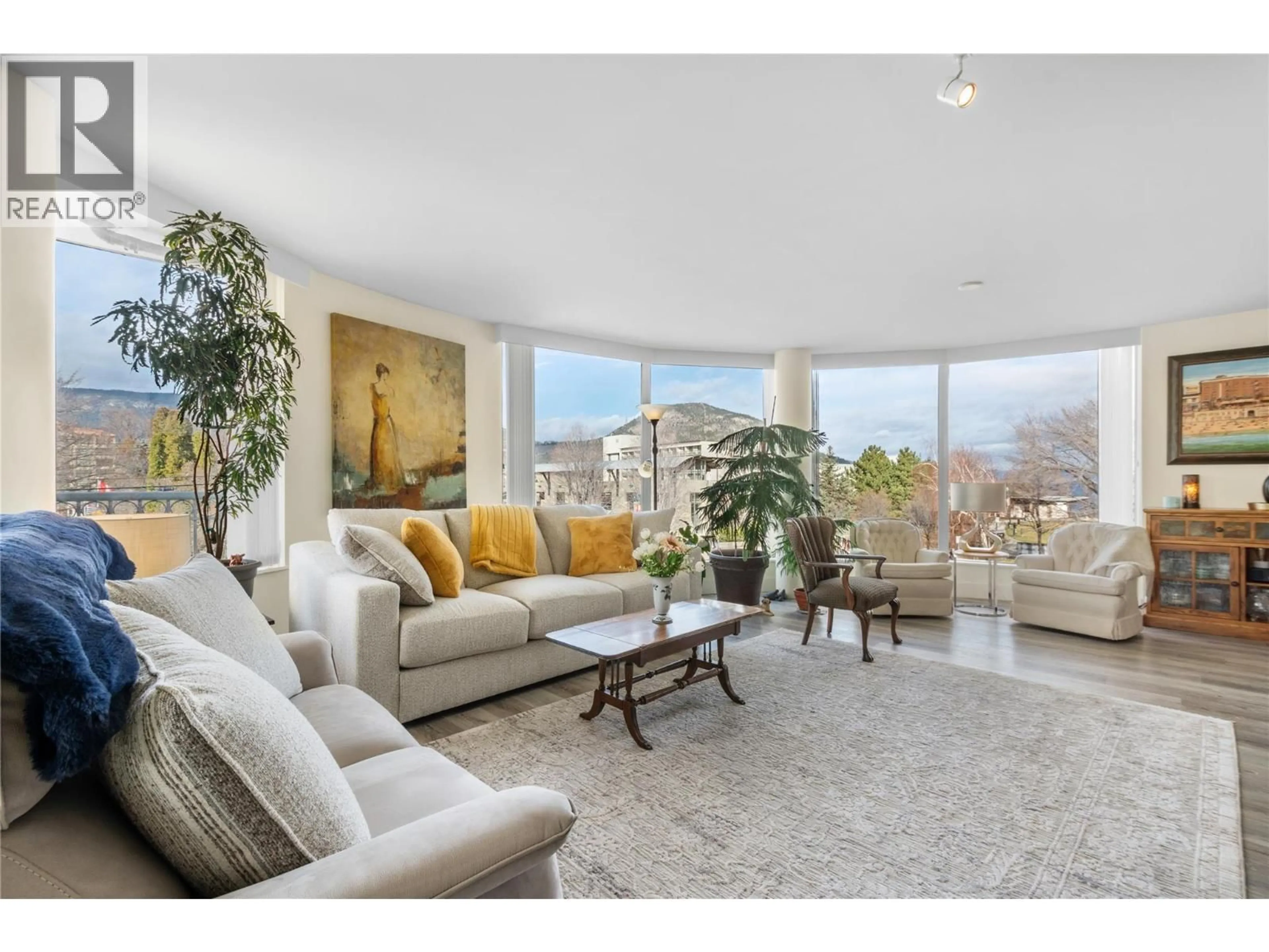 Living room with furniture, unknown for 203 - 86 LAKESHORE DRIVE, Penticton British Columbia V2A1B5