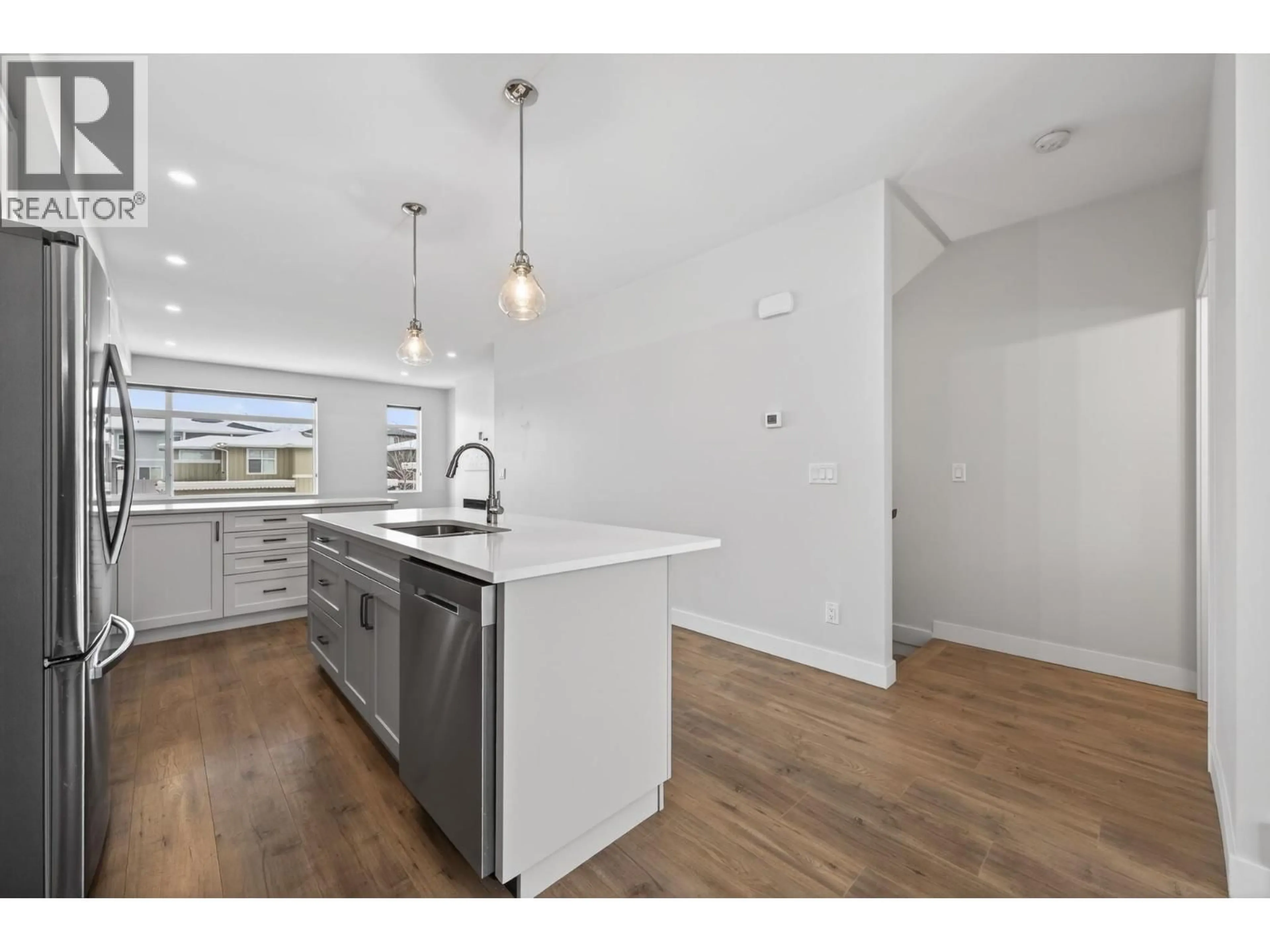 Open concept kitchen, unknown for 125 - 1901 QU'APPELLE BOULEVARD, Kamloops British Columbia V2E0C9