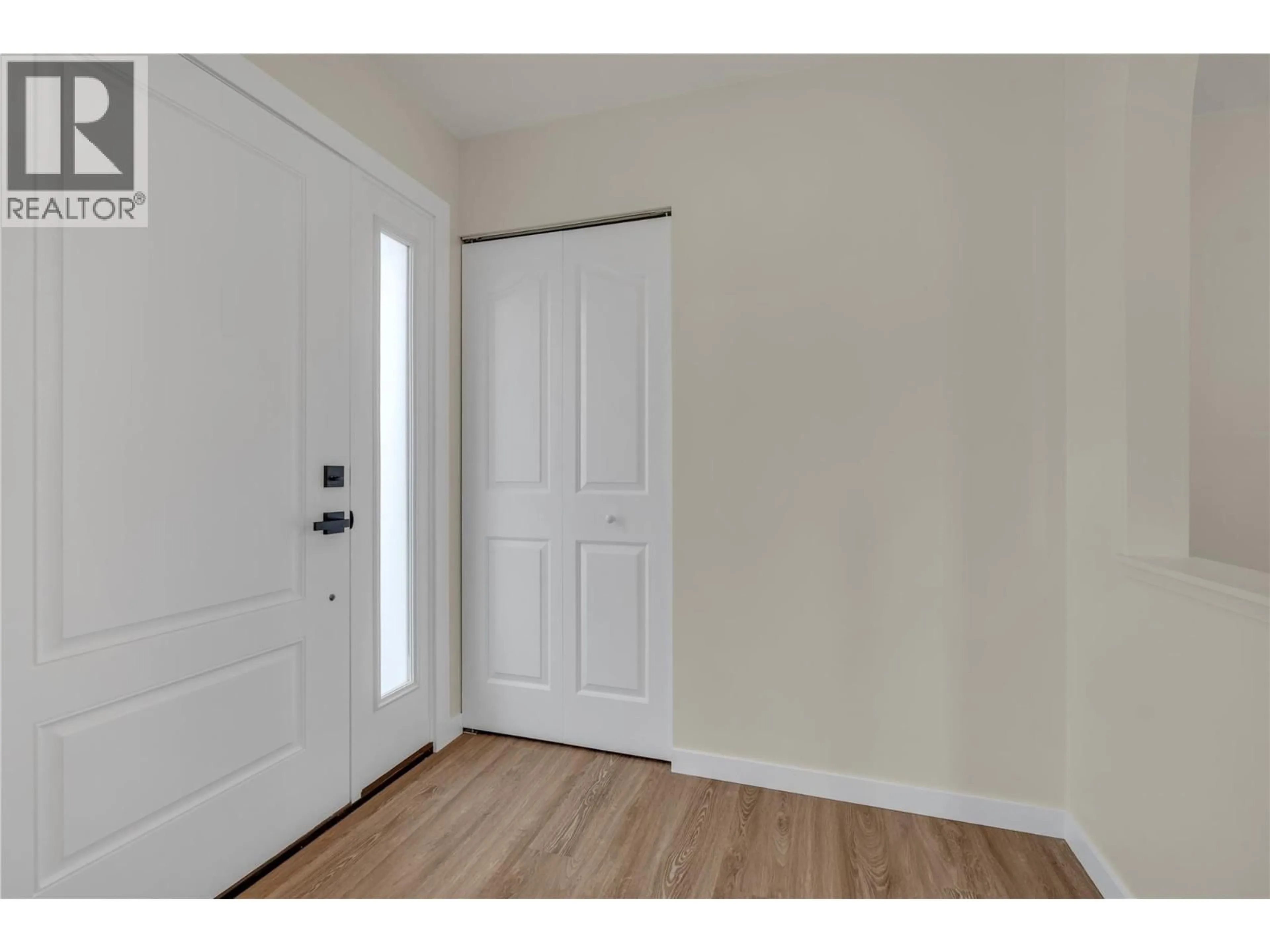 Indoor entryway for 131 - 3400 WILSON STREET, Penticton British Columbia V2A8H9