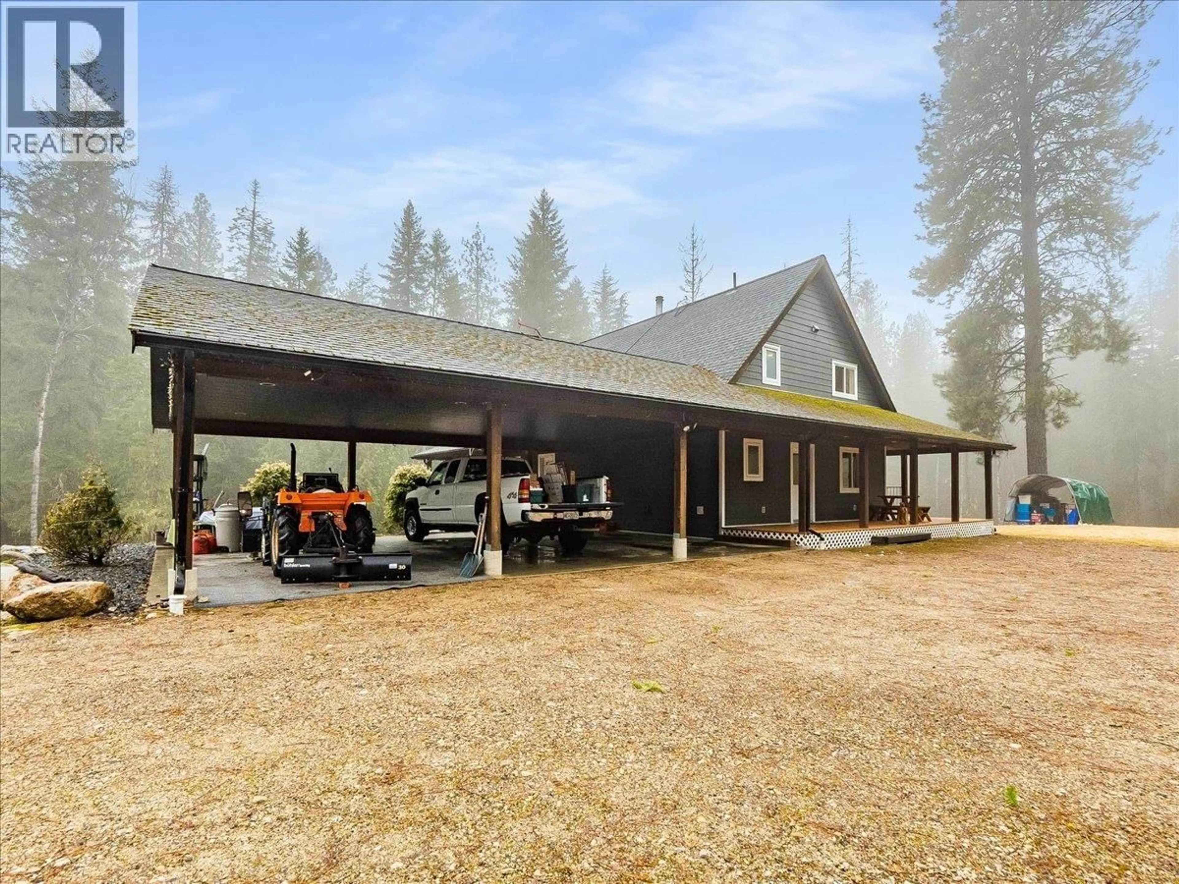 Indoor garage for 4351 POPLAR RIDGE ROAD, Krestova British Columbia V0G1H1