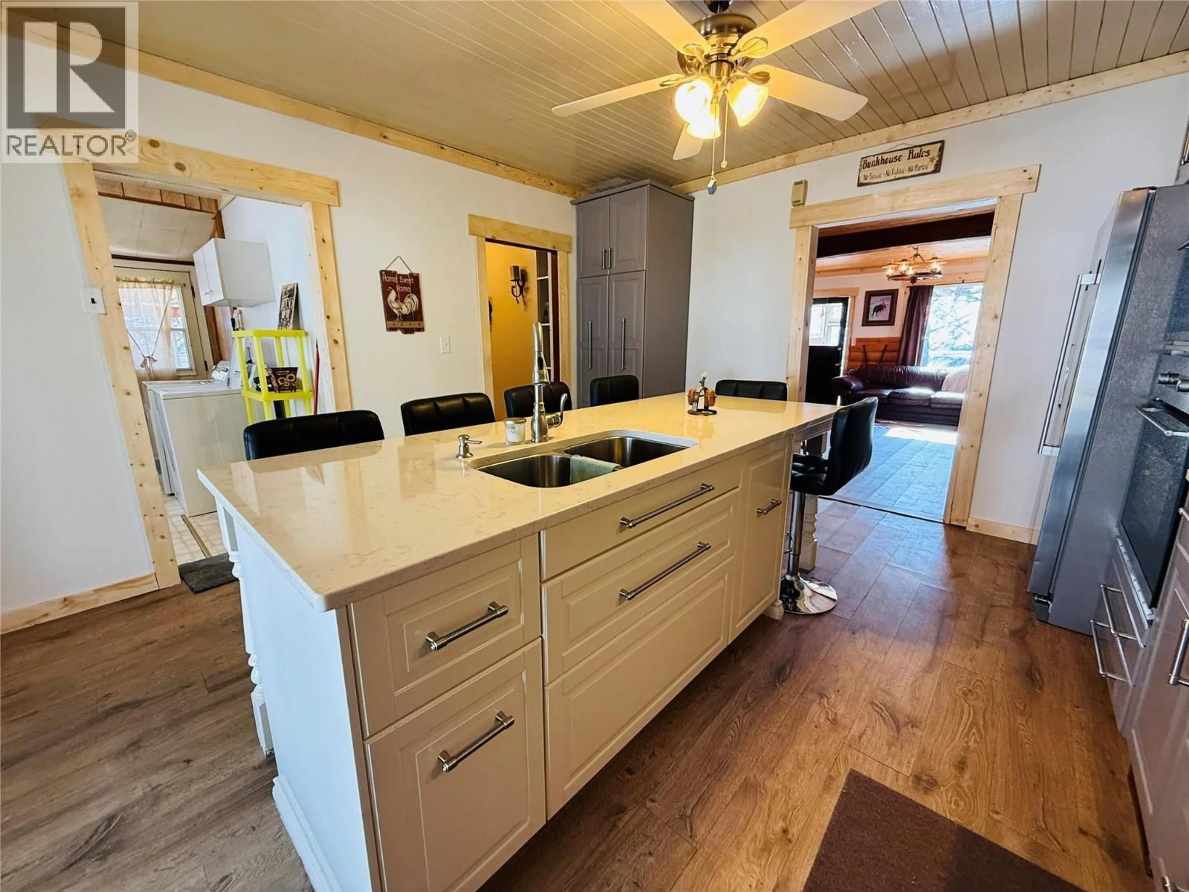 Open concept kitchen, unknown for 4955 LUCK AVENUE, Canal Flats British Columbia V0B1B0