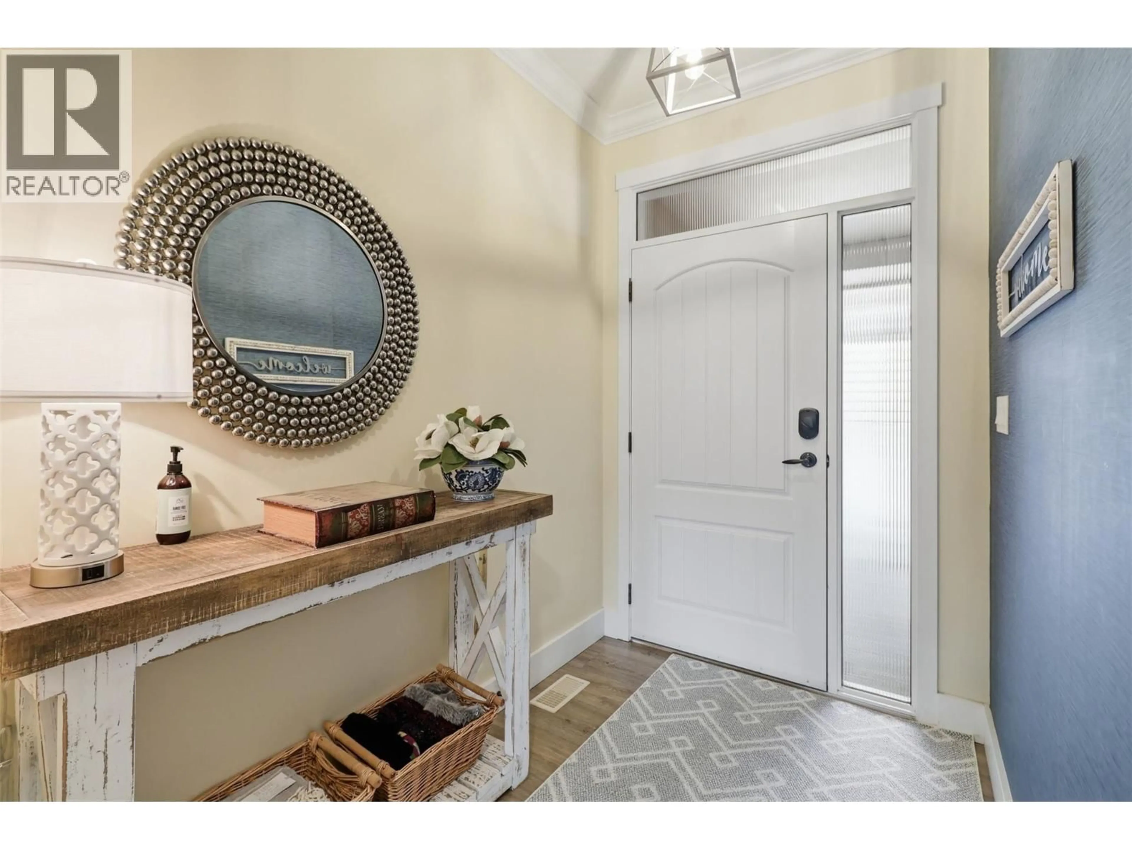 Indoor entryway for 536 TRILLIUM DRIVE, Kamloops British Columbia V2H1R8