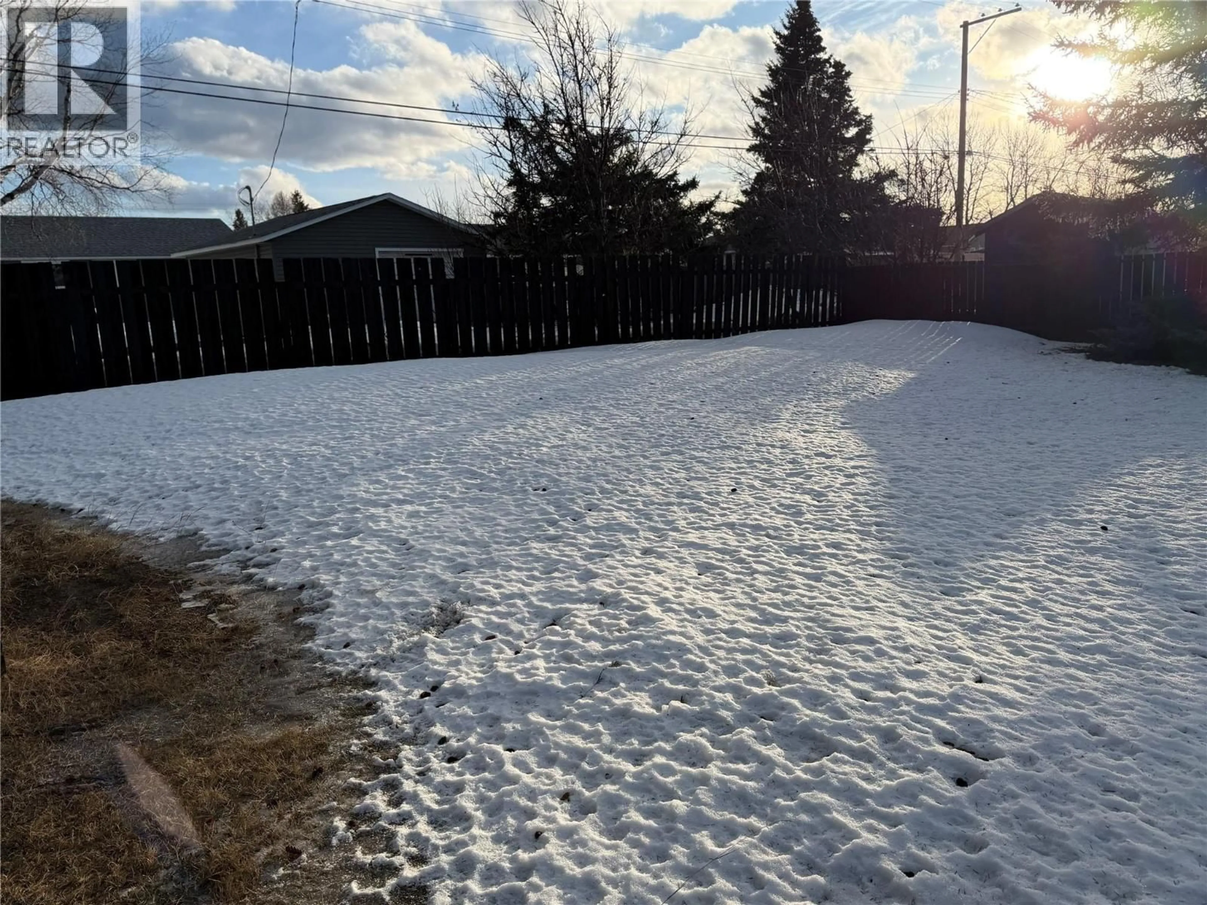 Patio, street for 1513 115 AVENUE, Dawson Creek British Columbia V1G3C5