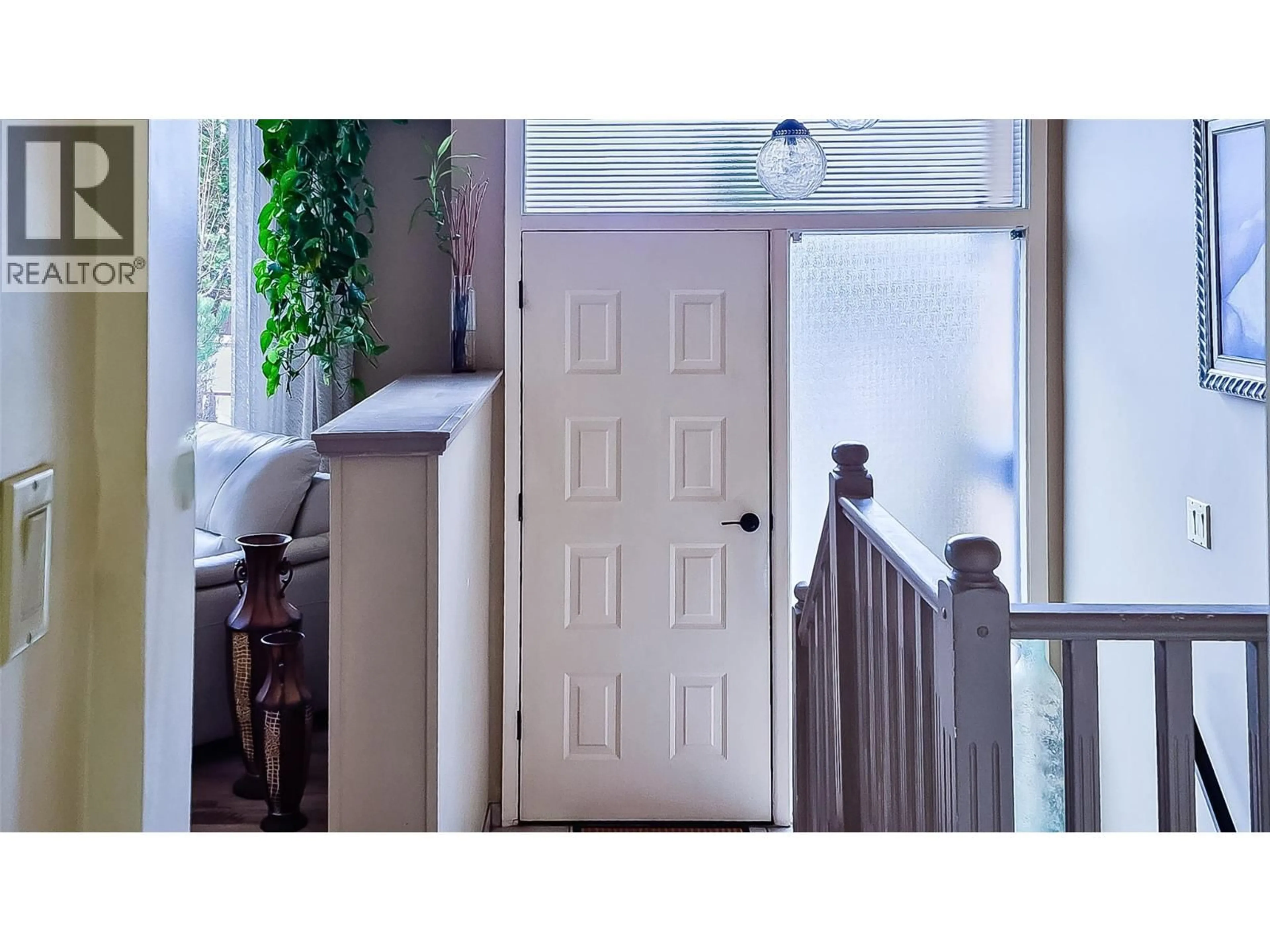 Indoor entryway for 125 KINNEY AVENUE, Penticton British Columbia V2A3P2