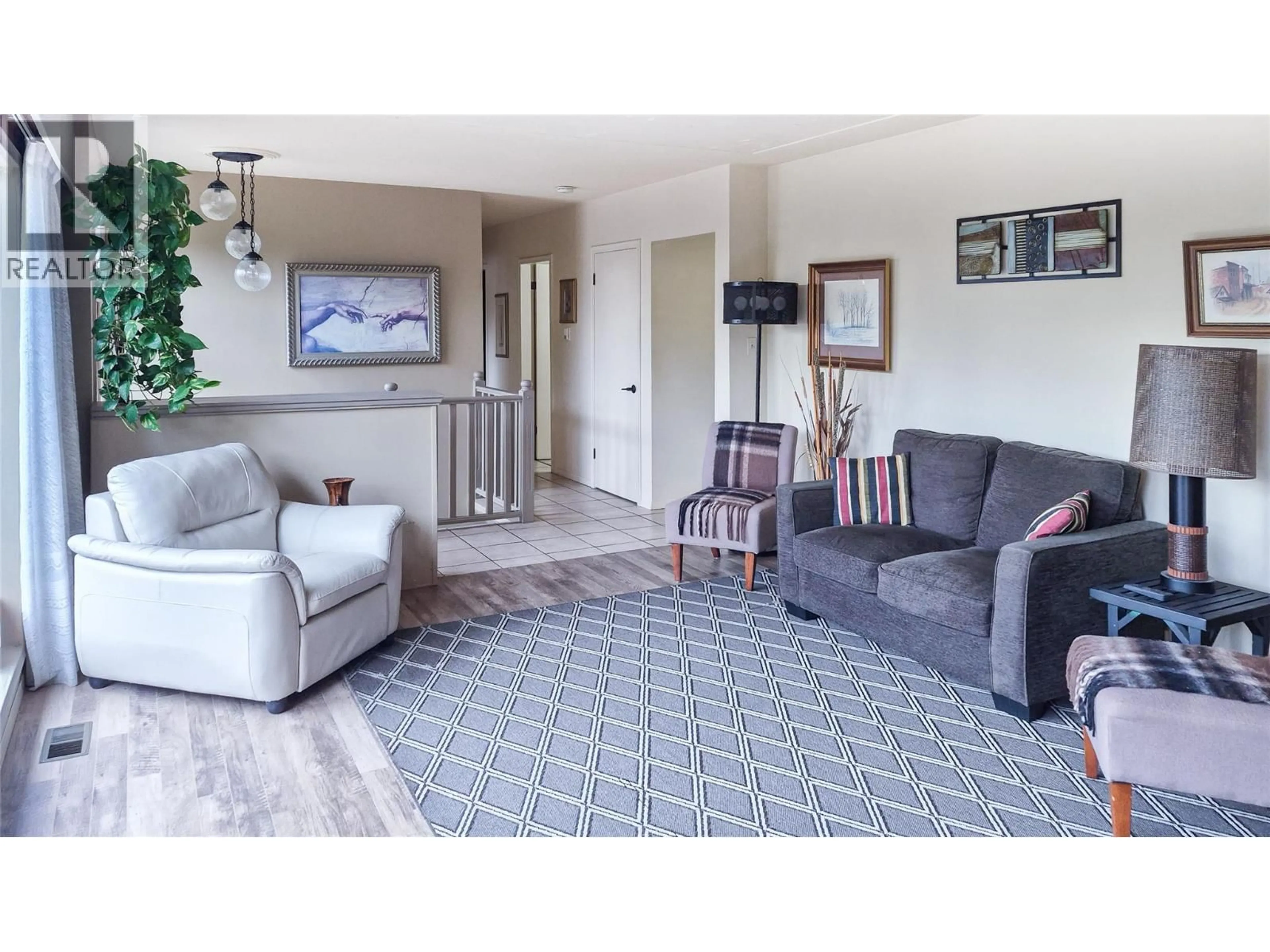 Living room with furniture, unknown for 125 KINNEY AVENUE, Penticton British Columbia V2A3P2